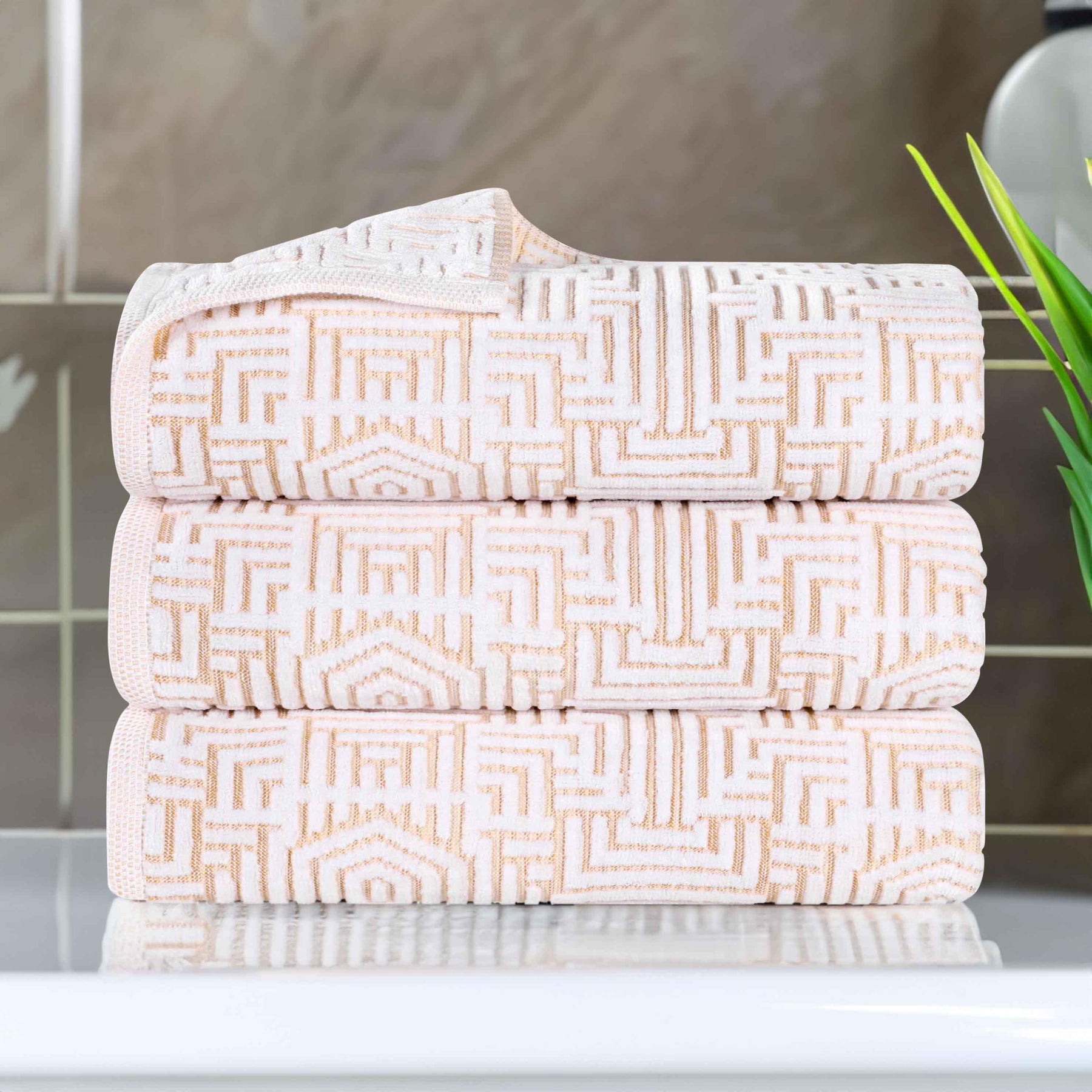 Cotton Modern Geometric Jacquard Plush Absorbent Bath Towel Set of 3