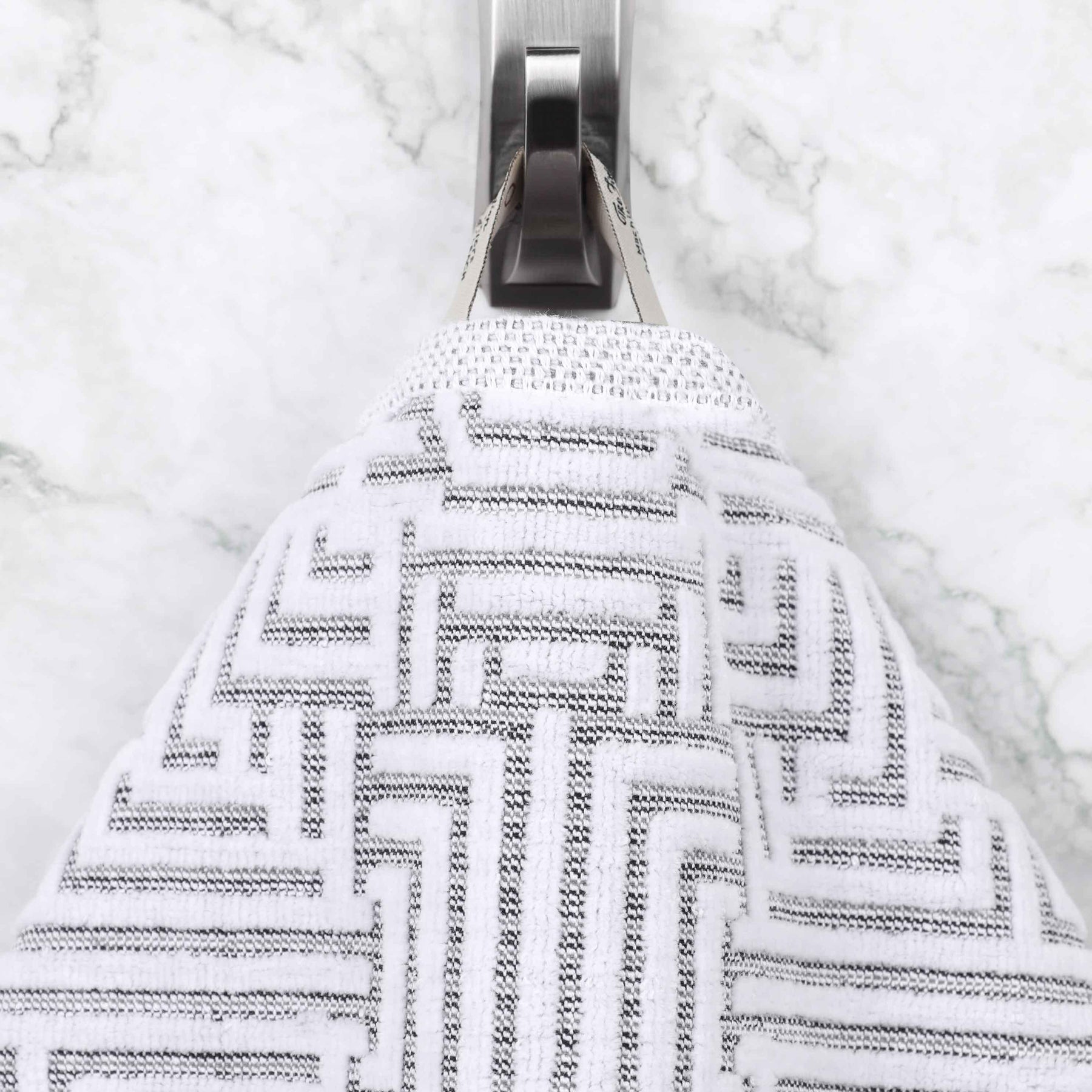 Cotton Modern Geometric Jacquard Plush Bath Sheet Set of 2