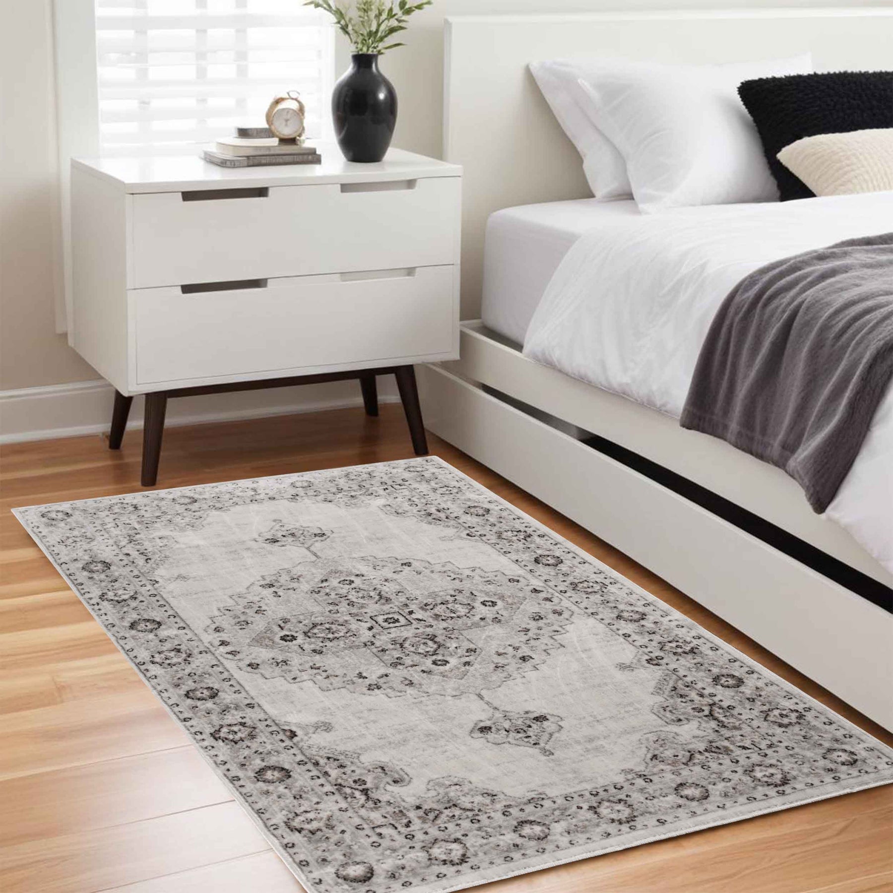 Demelza Vintage Traditional Oriental Medallion Indoor Area Rug or Runner