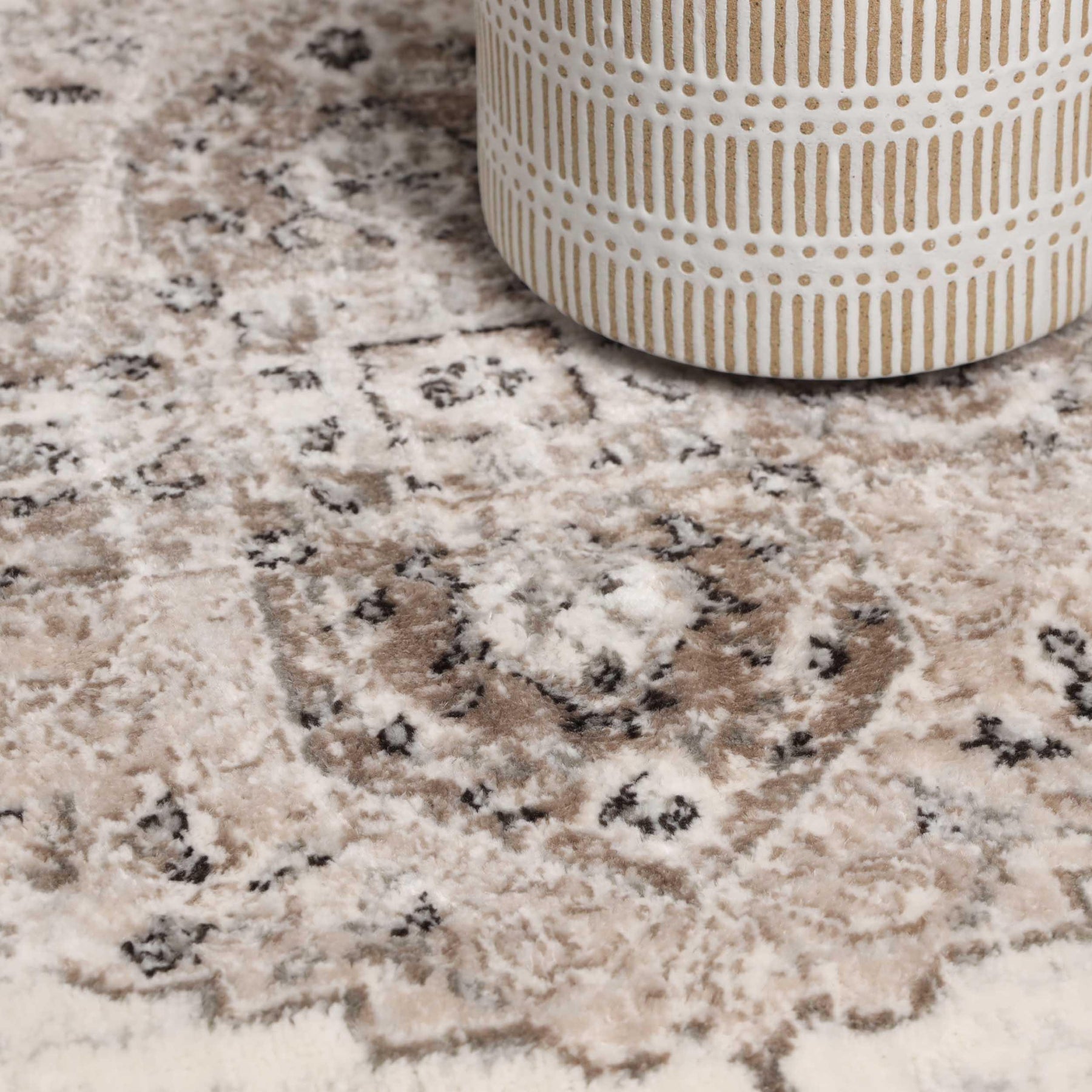 Demelza Vintage Traditional Oriental Medallion Indoor Area Rug or Runner