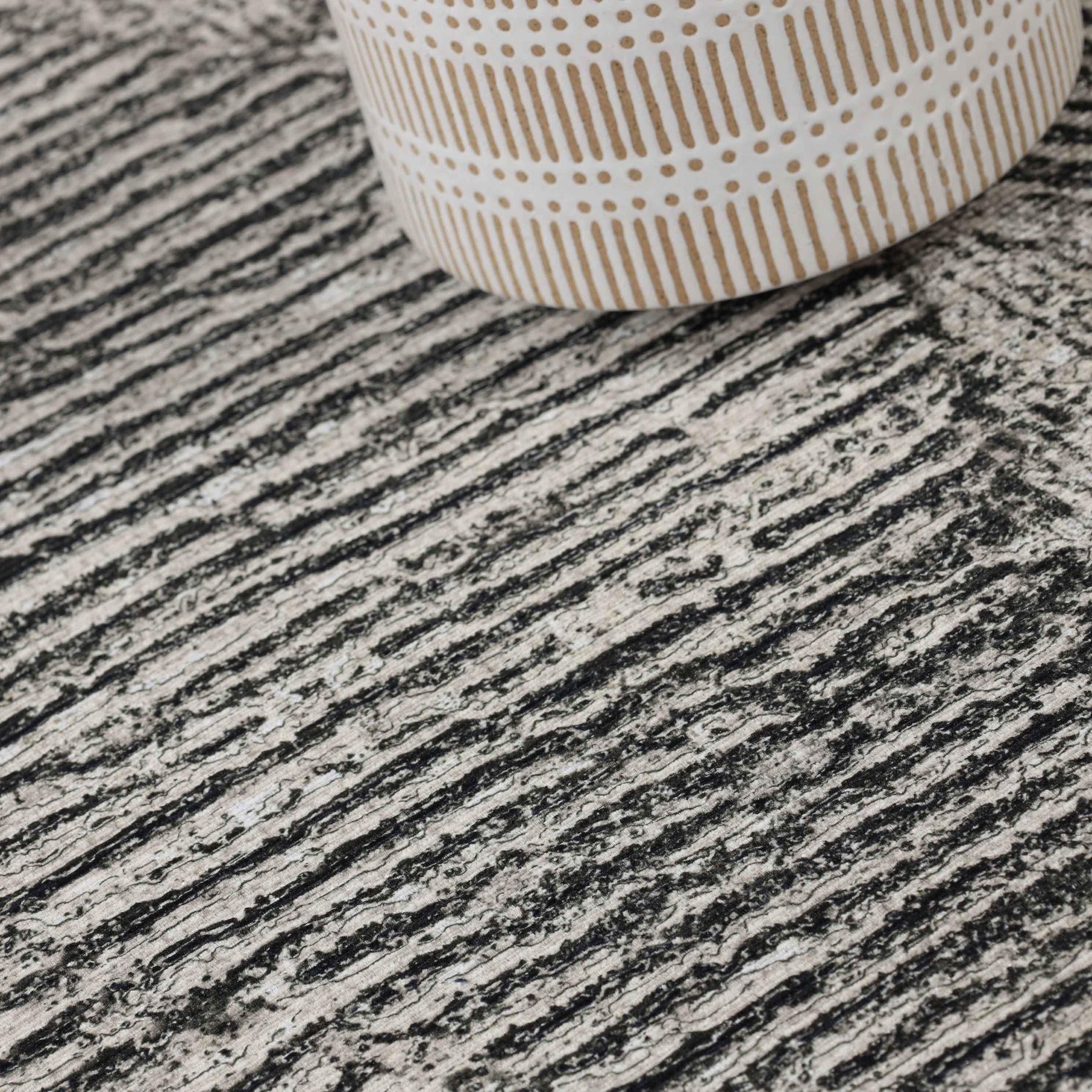 Elio Modern Geometric Indoor Area Rug or Runner Rug