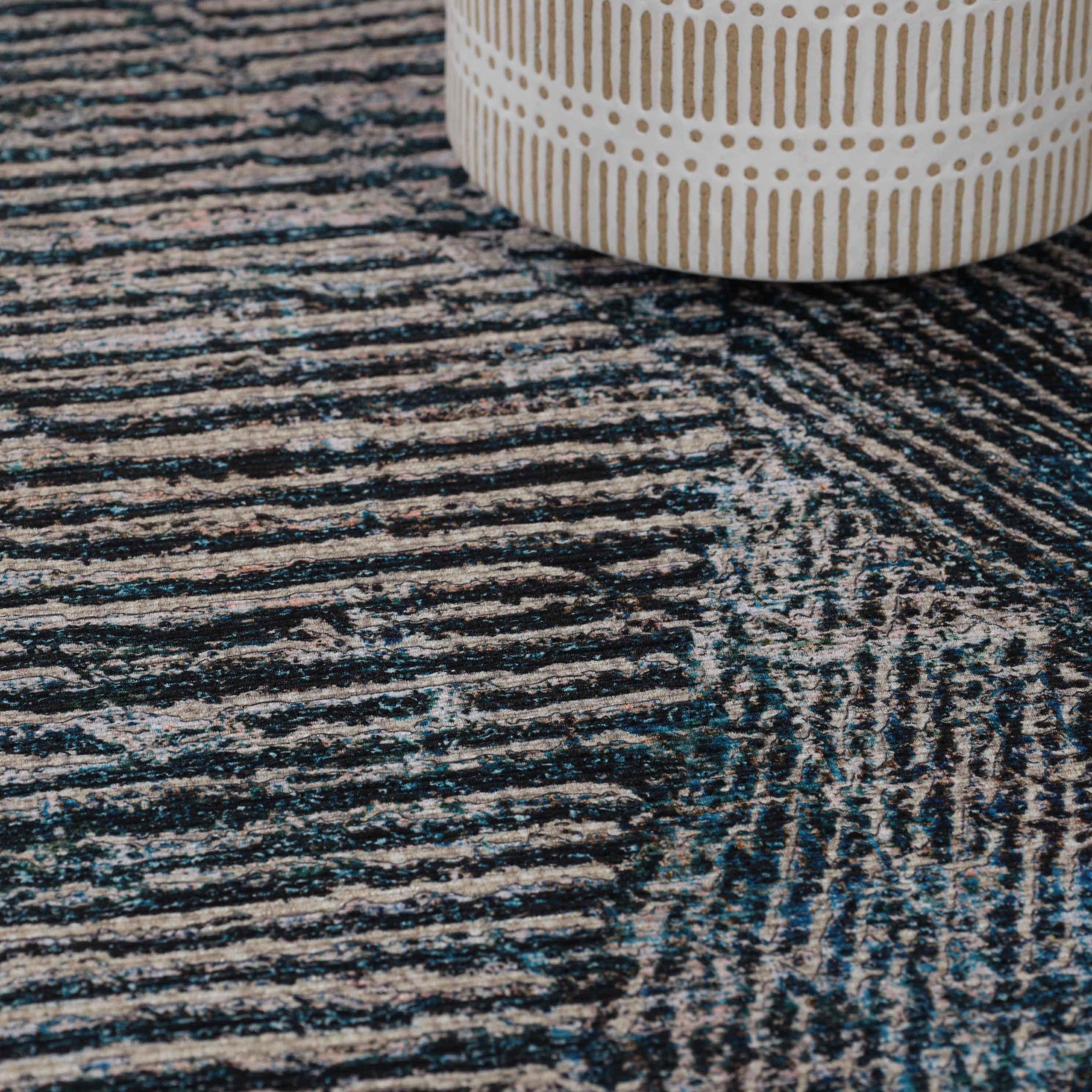 Elio Modern Geometric Indoor Area Rug or Runner Rug