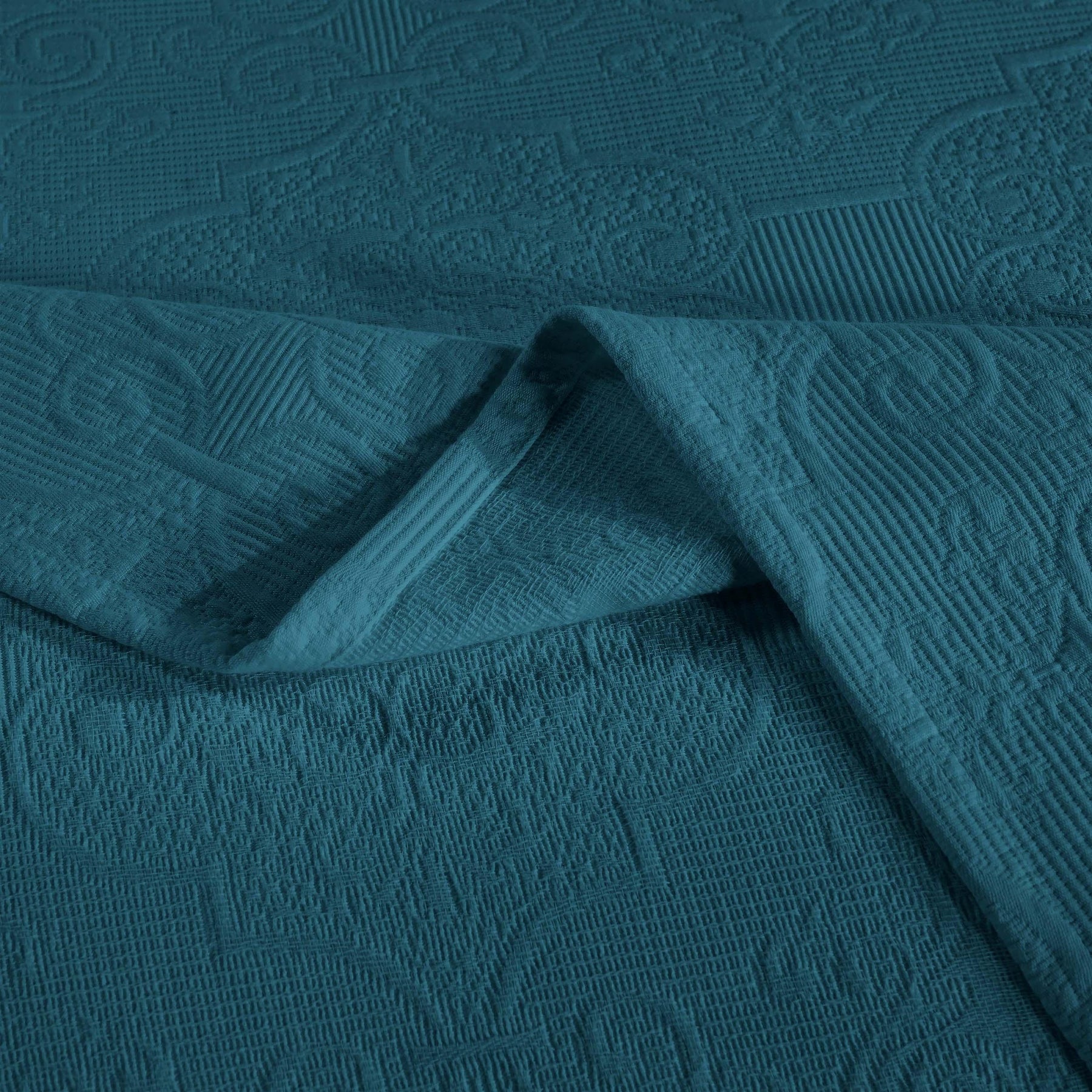 Florin Cotton Matelasse Weave Jacquard Scroll Medallion Bedspread Set