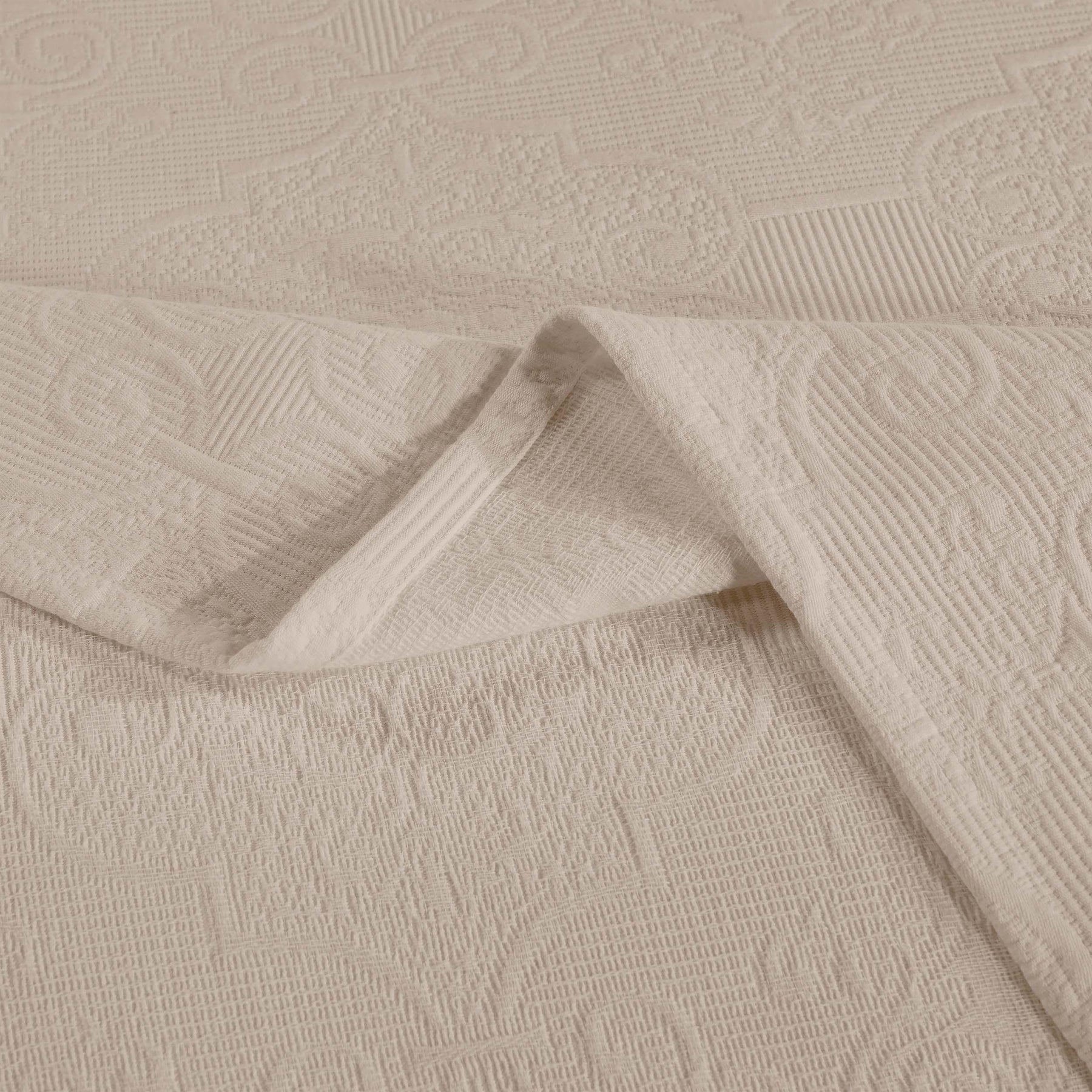 Florin Cotton Matelasse Weave Jacquard Scroll Medallion Bedspread Set
