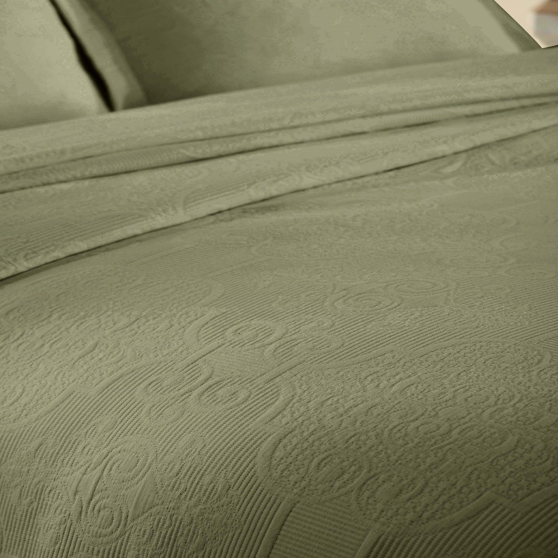 Florin Cotton Matelasse Weave Jacquard Scroll Medallion Bedspread Set