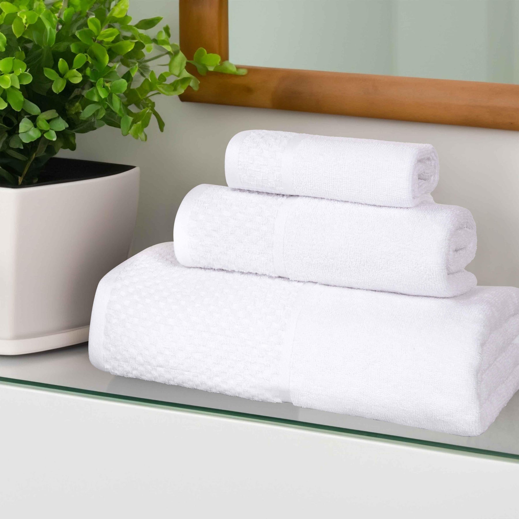 Lodie Cotton Plush Soft Jacquard Two-Toned 3 Piece Assorted Towel Set