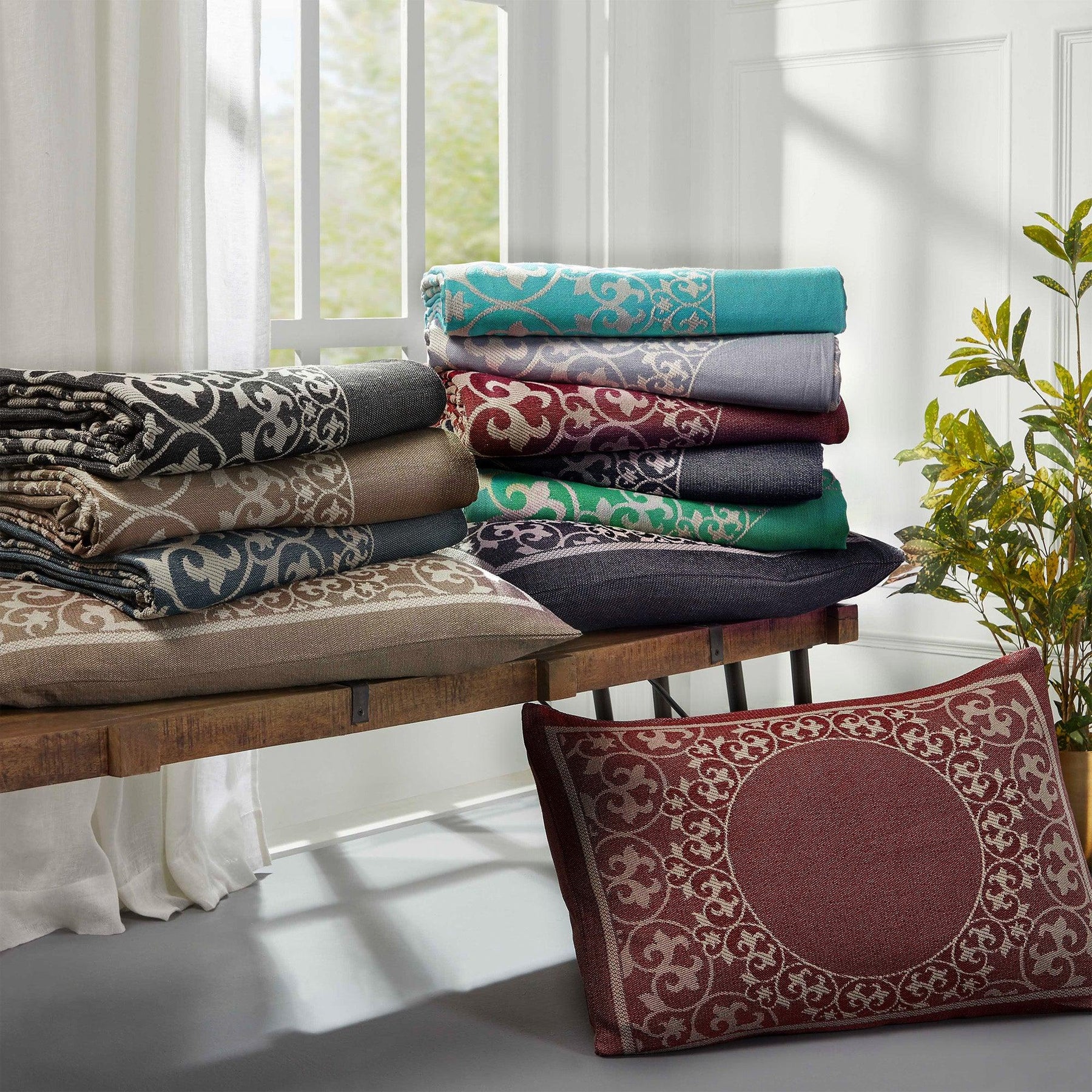 Lyron Cotton Blend Woven Jacquard Floral Scroll Bedspread Set