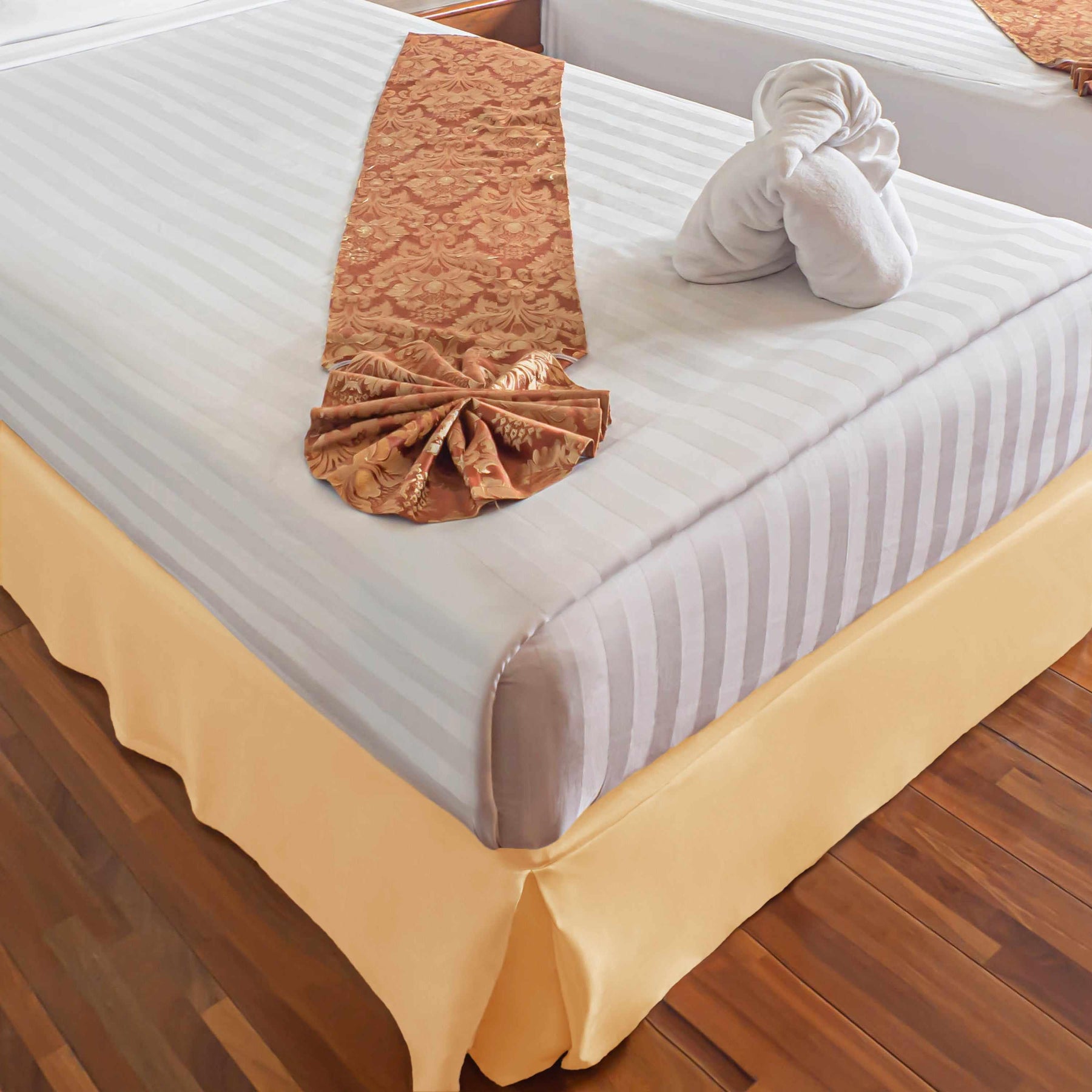 Microfiber Wrinkle-Free Solid 15-Inch Drop Bed Skirt