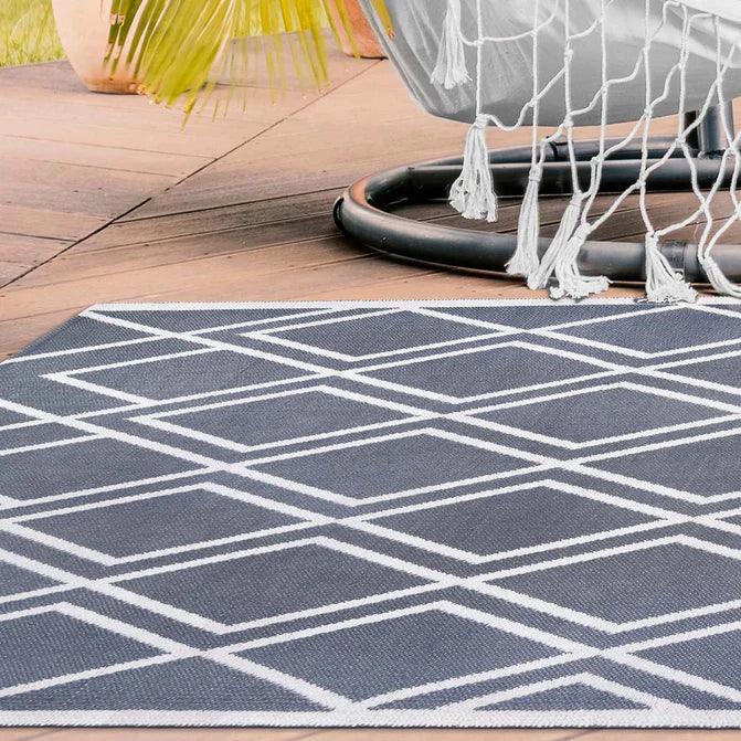 Modern Diamond Lattice Indoor/ Outdoor Area Rug