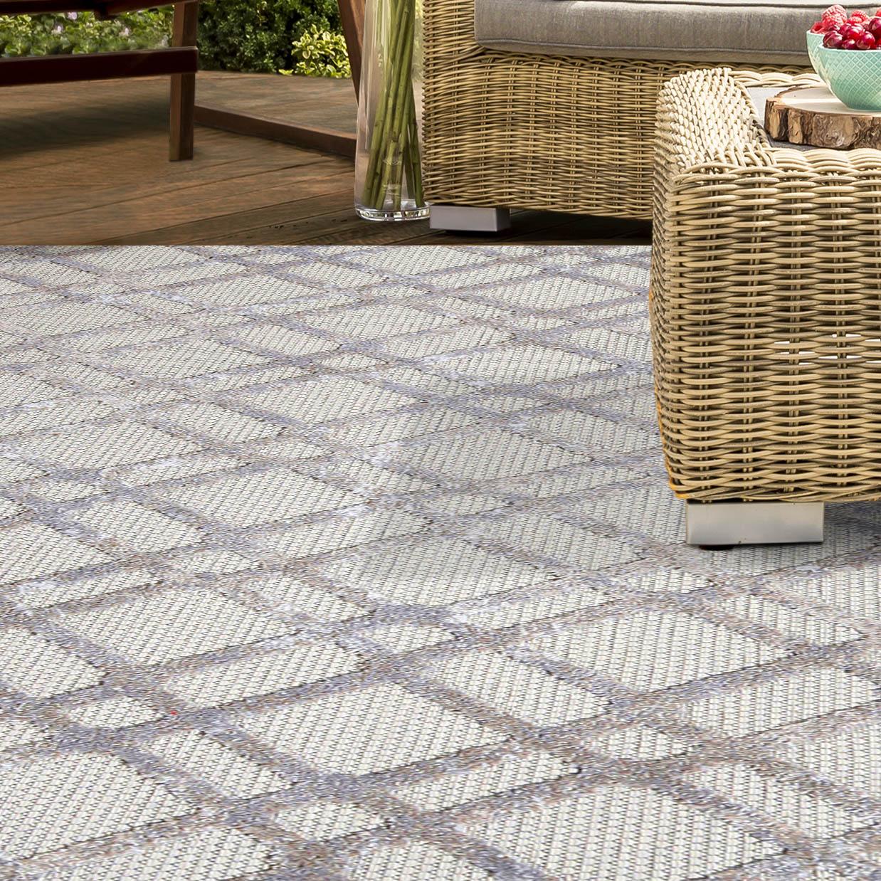 Paxson Geometric Diamond Lattice Indoor Outdoor Area Rug