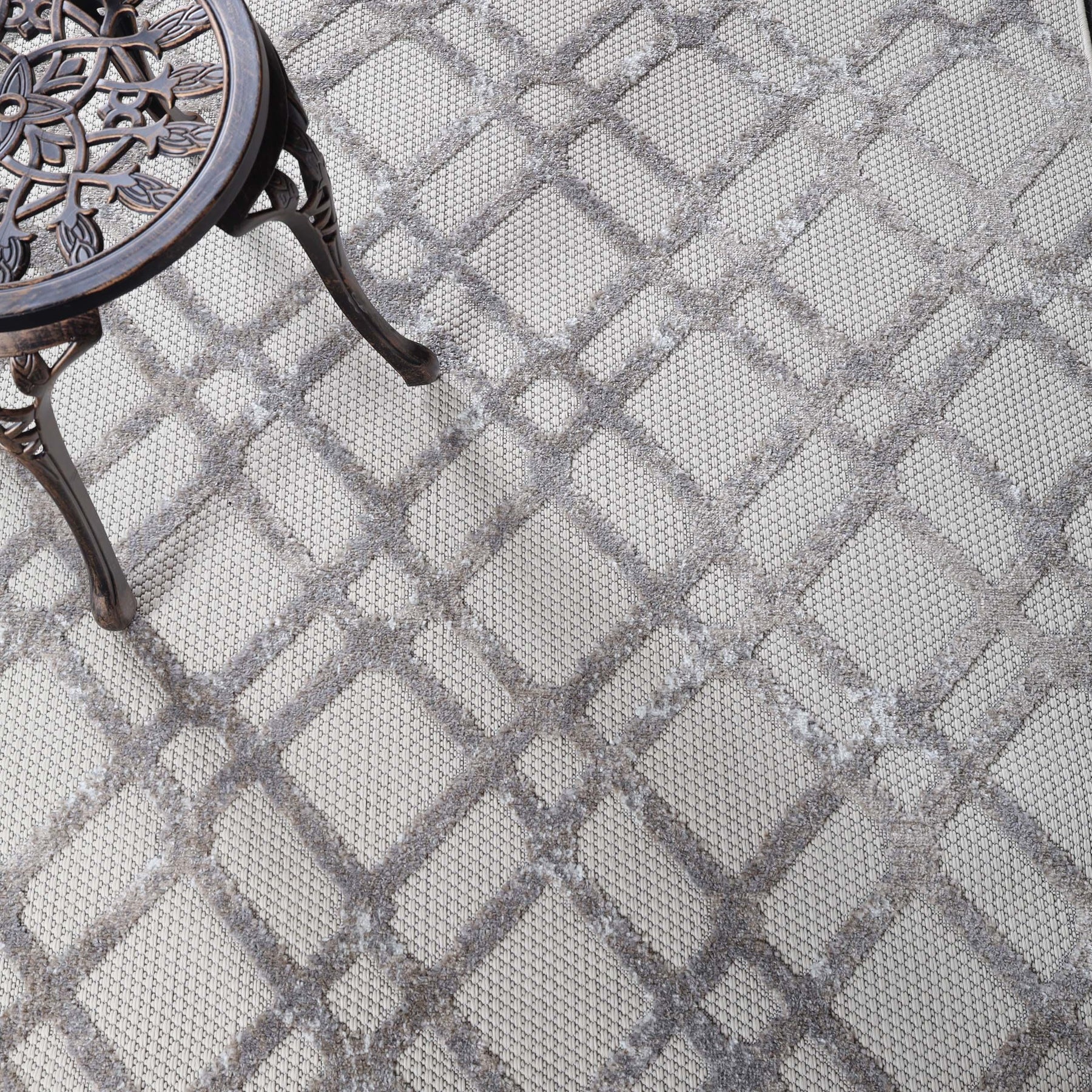 Paxson Geometric Diamond Lattice Indoor Outdoor Area Rug