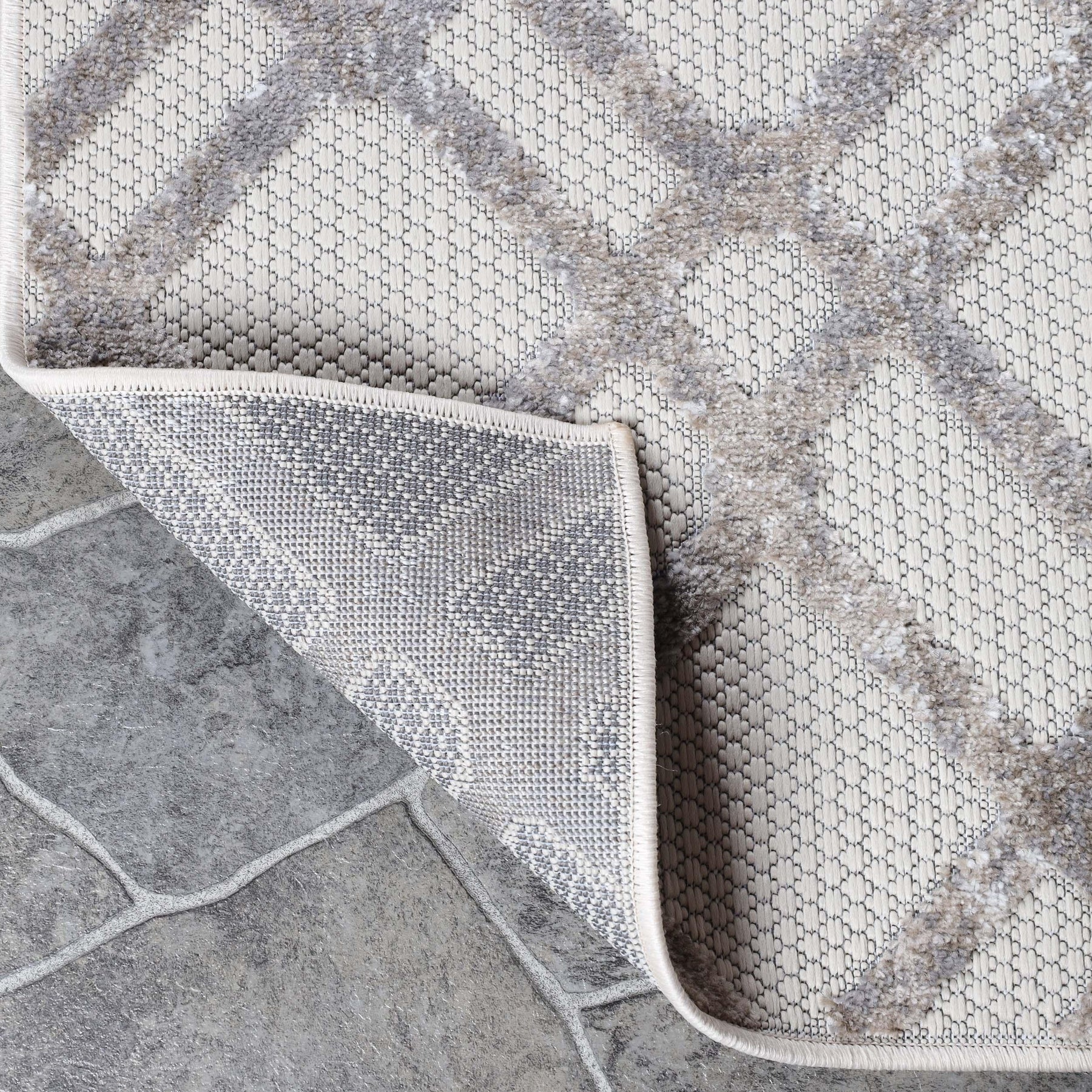 Paxson Geometric Diamond Lattice Indoor Outdoor Area Rug