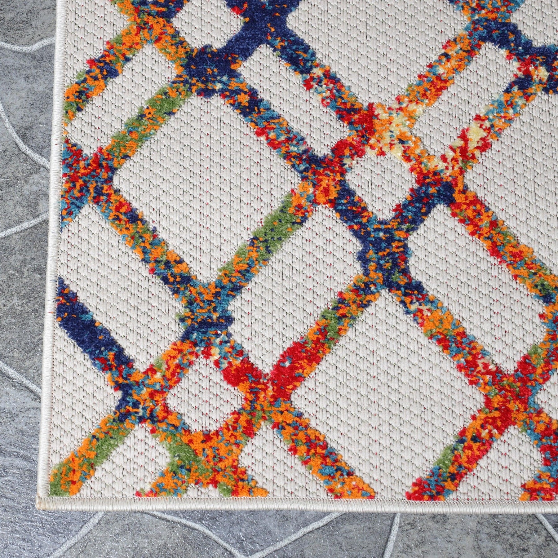 Paxson Geometric Diamond Lattice Indoor Outdoor Area Rug