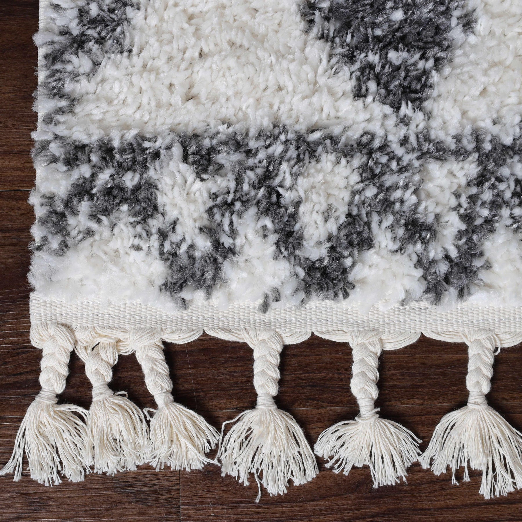 Serafina Boho Tribal Geometric Indoor Shag Area Rug with Tassels