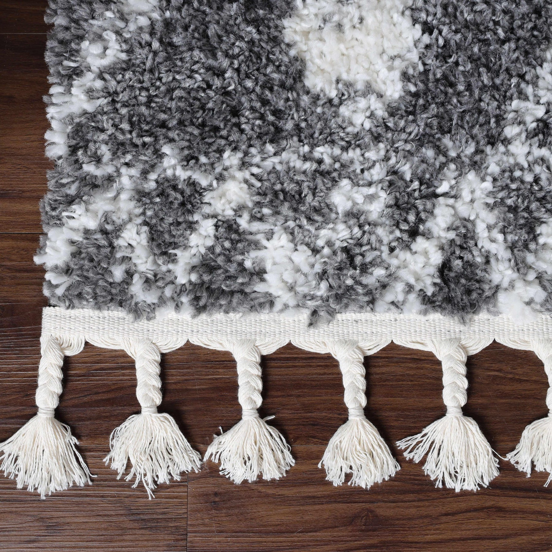 Serafina Boho Tribal Geometric Indoor Shag Area Rug with Tassels