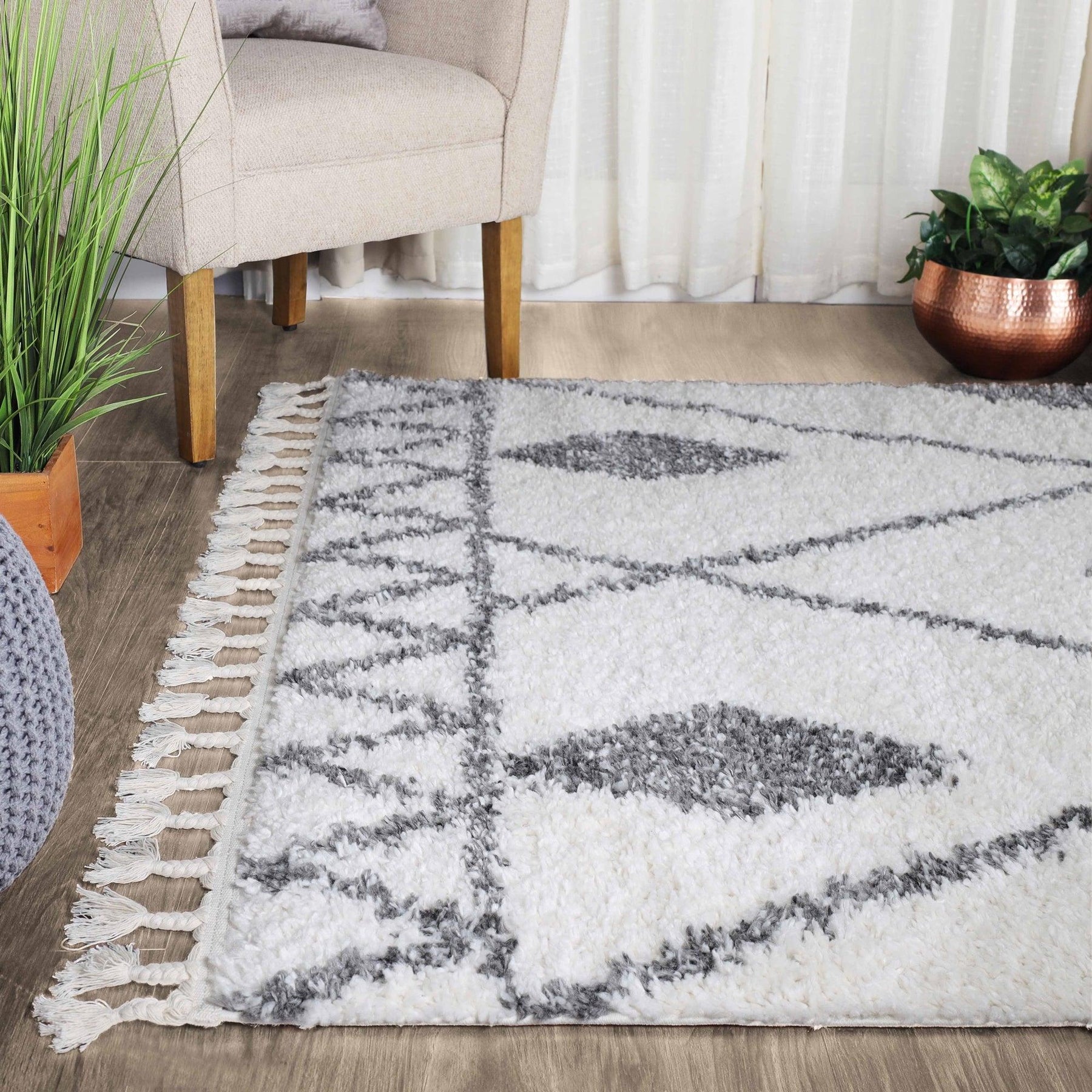 Serafina Boho Tribal Geometric Indoor Shag Area Rug with Tassels