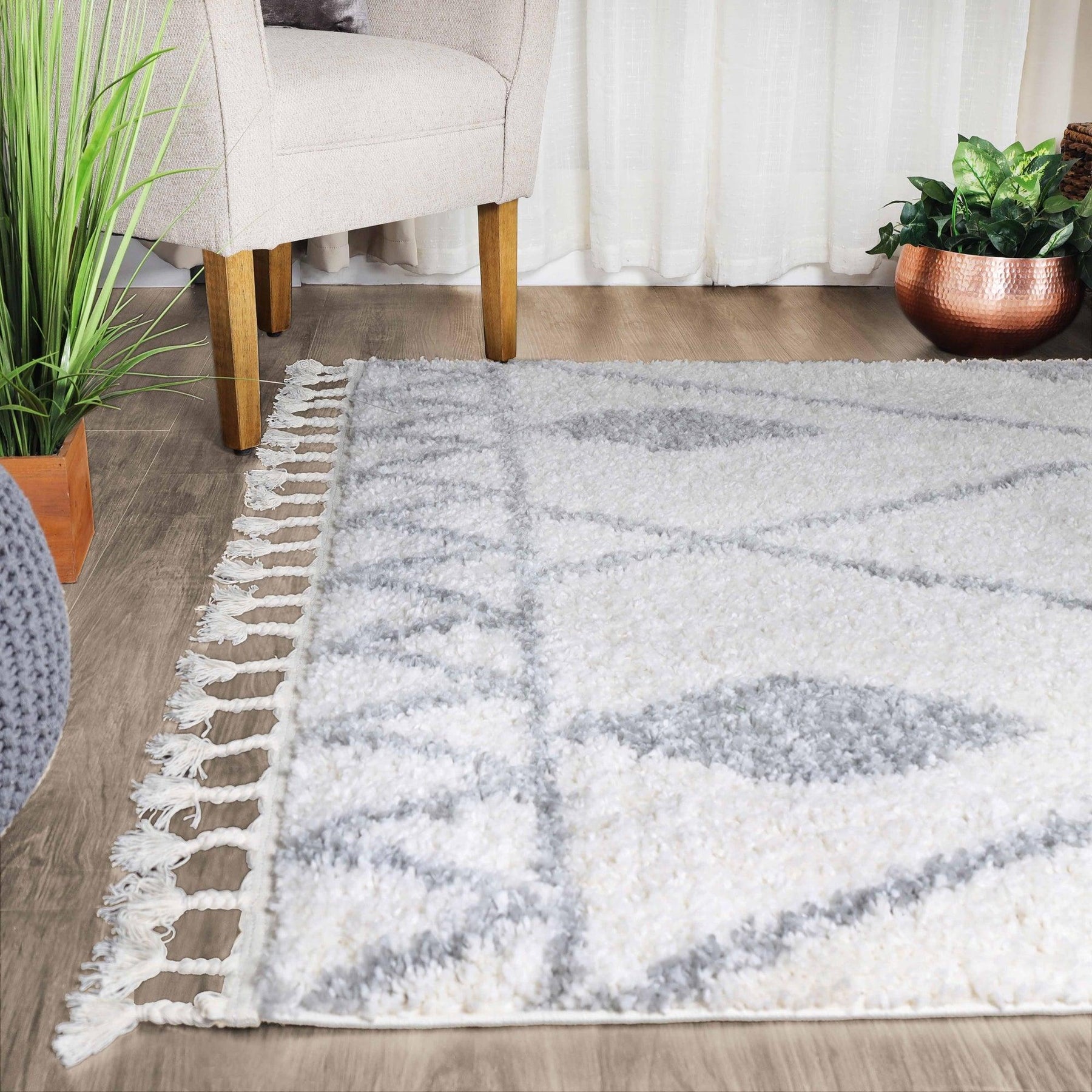 Serafina Boho Tribal Geometric Indoor Shag Area Rug with Tassels