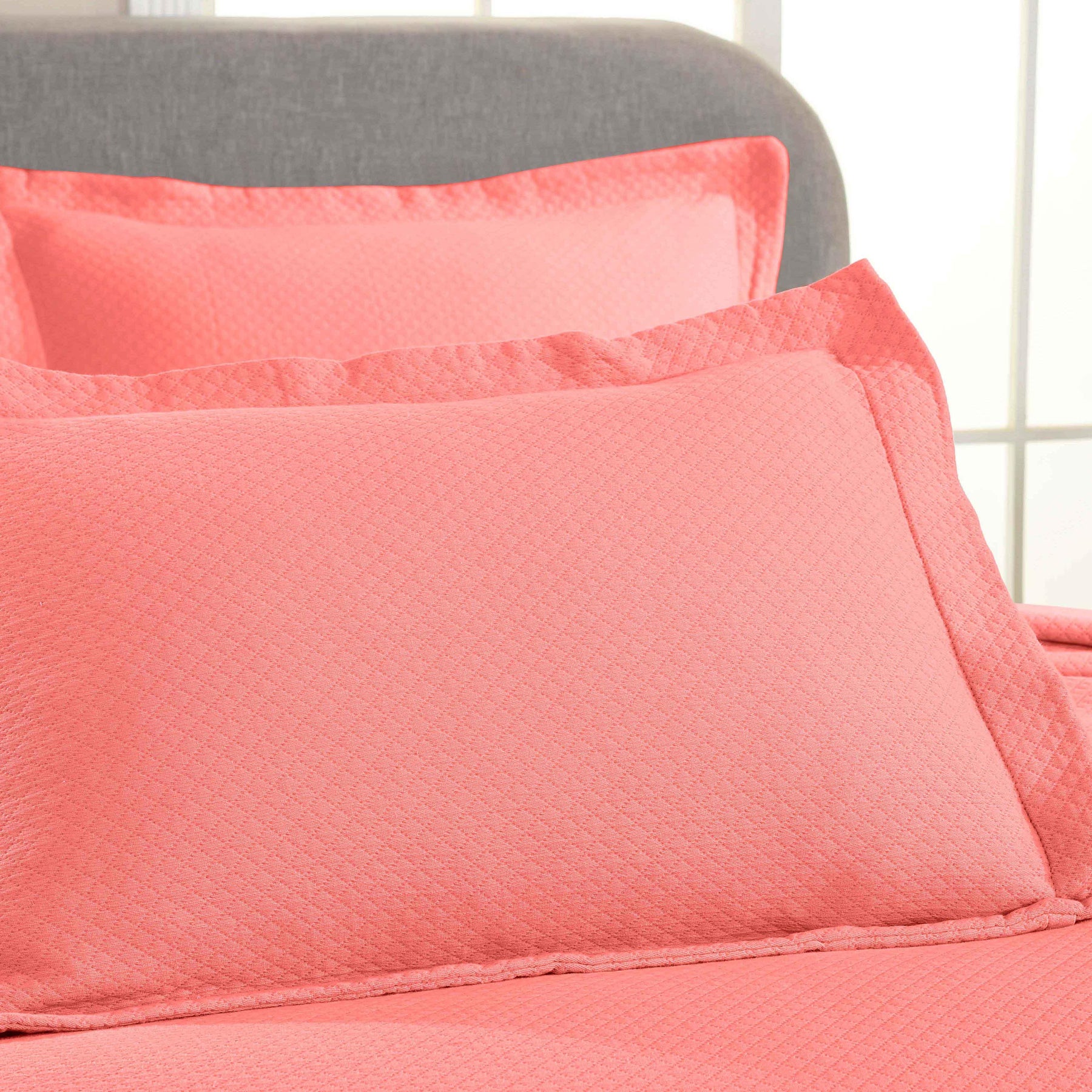 Solitaire Jacquard Matelassé Cotton Diamond Solitaire Bedspread Set