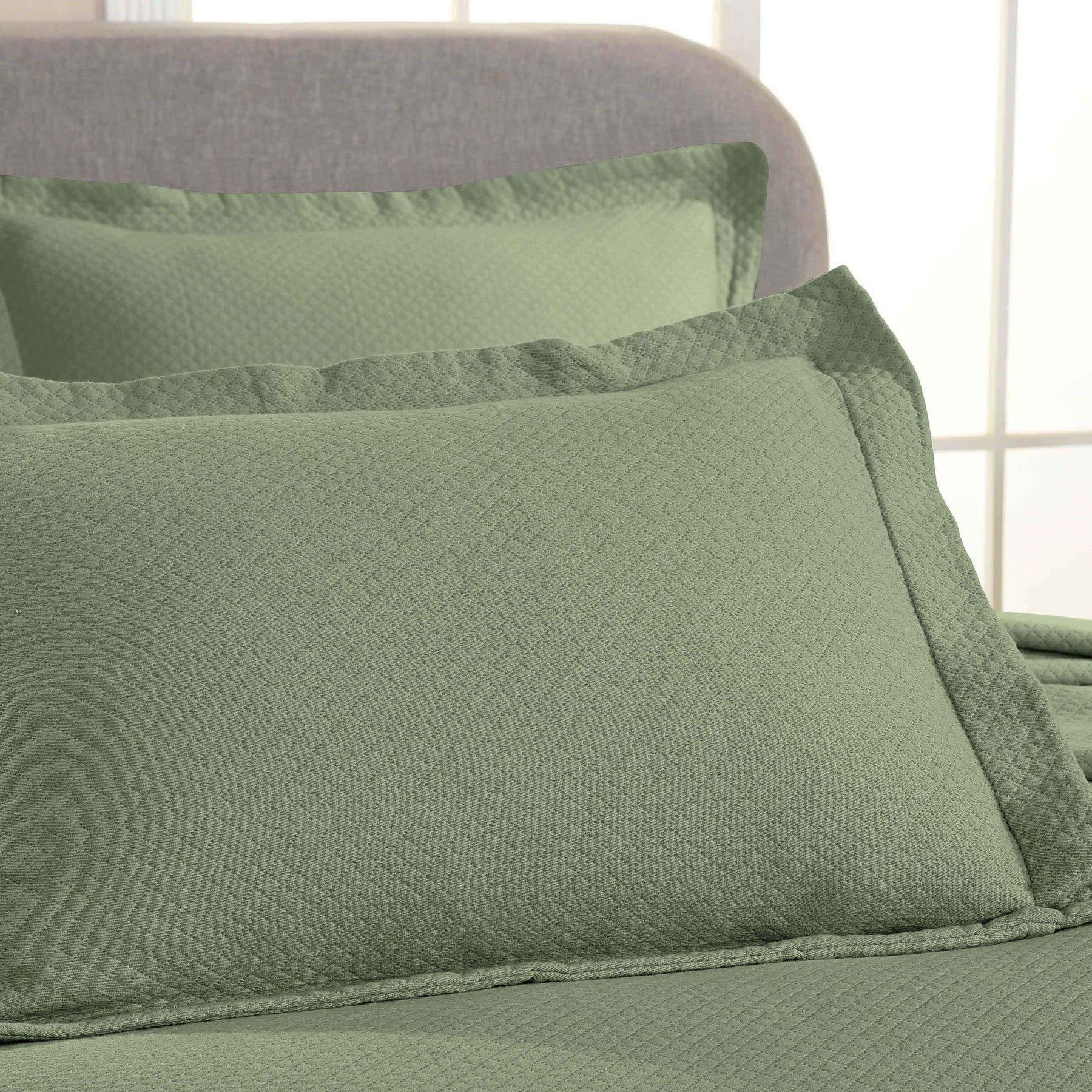 Solitaire Jacquard Matelassé Cotton Diamond Solitaire Bedspread Set