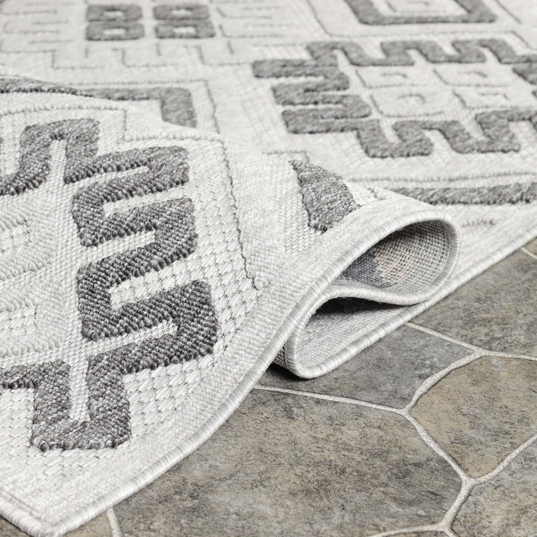 Sterling Modern Geometric Diamonds Indoor/Outdoor Area Rug