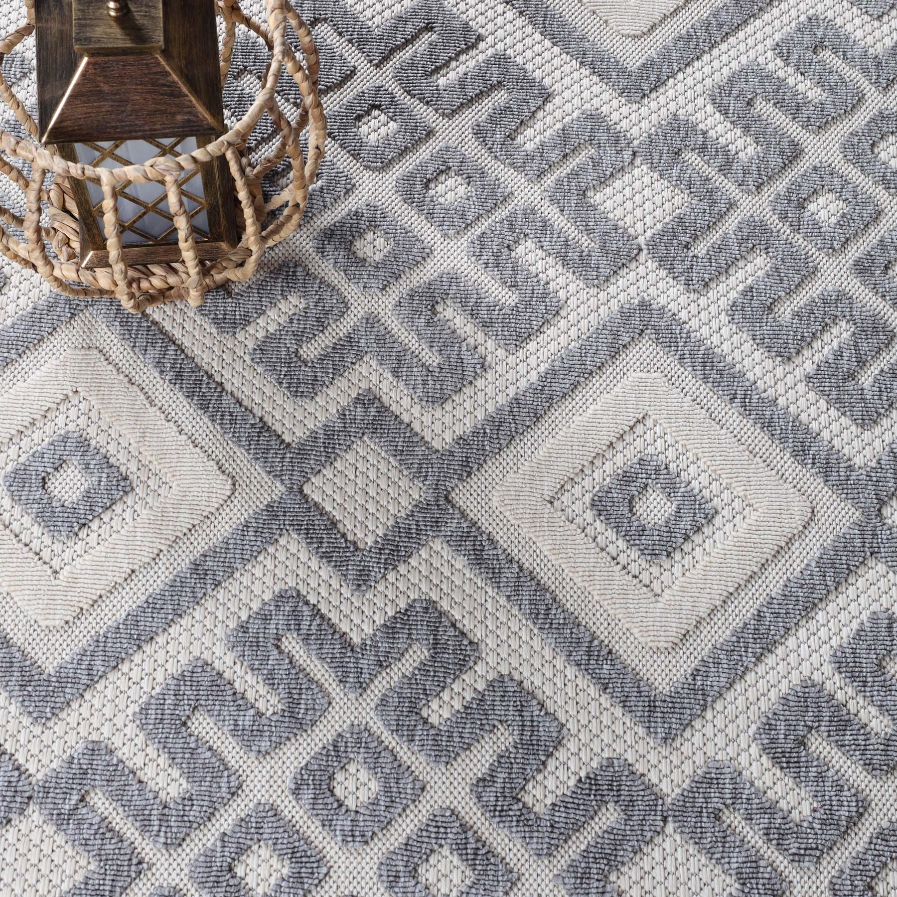 Sterling Modern Geometric Diamonds Indoor/Outdoor Area Rug