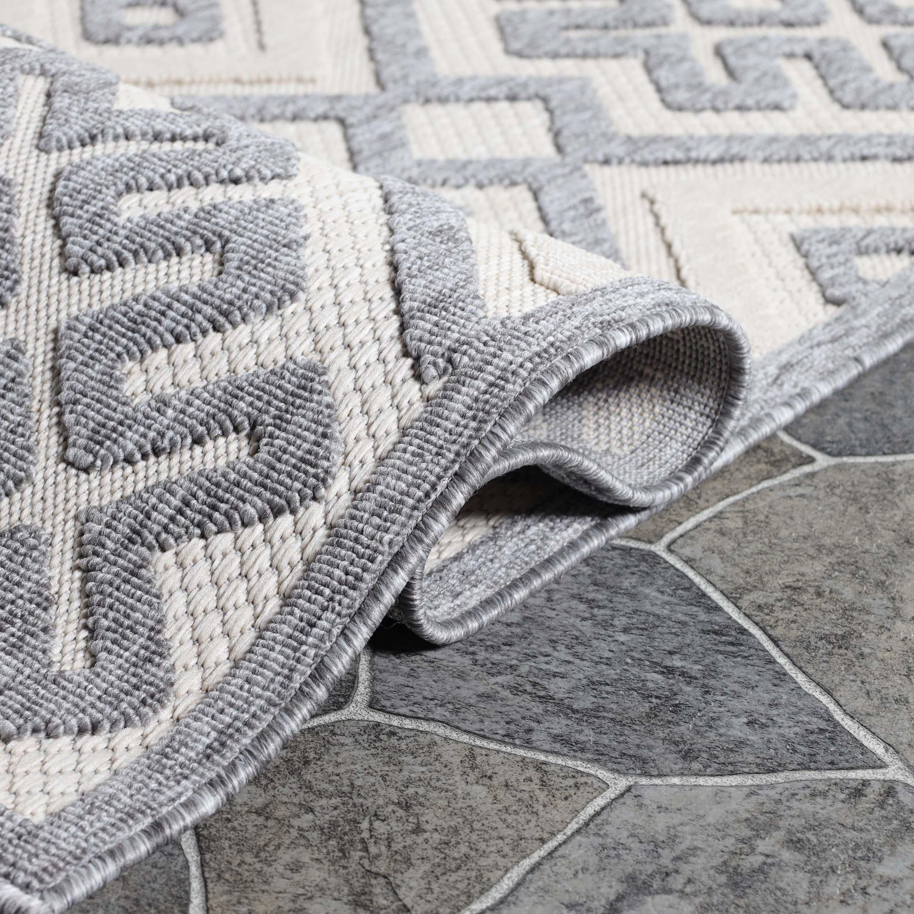 Sterling Modern Geometric Diamonds Indoor/Outdoor Area Rug