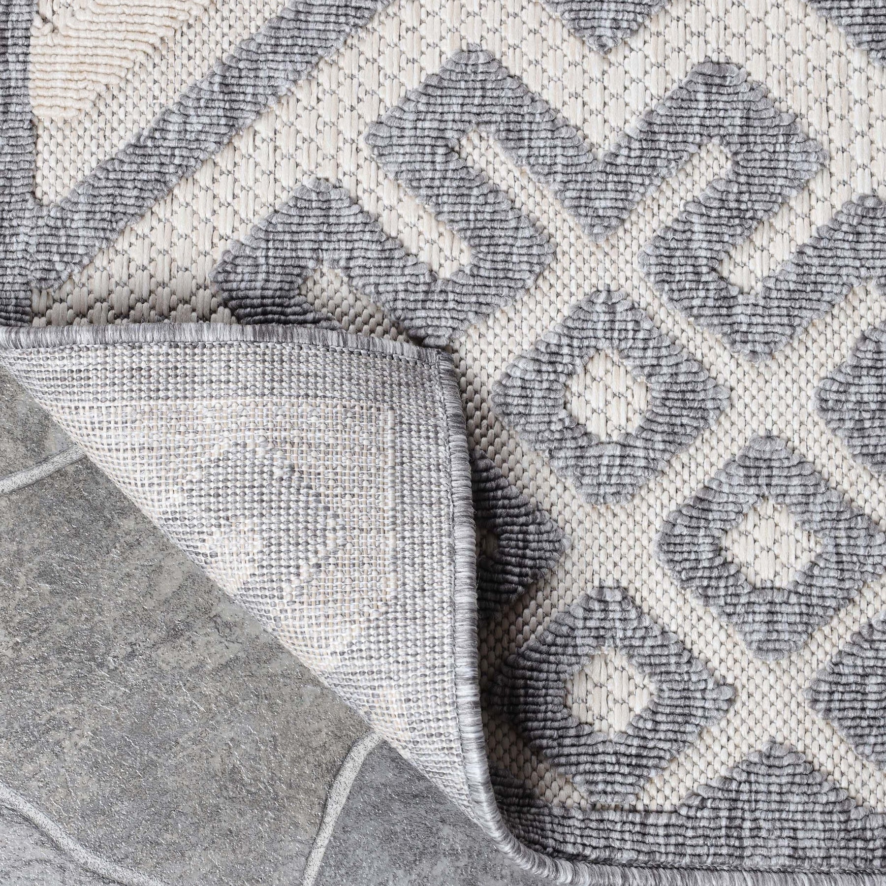 Sterling Modern Geometric Diamonds Indoor/Outdoor Area Rug