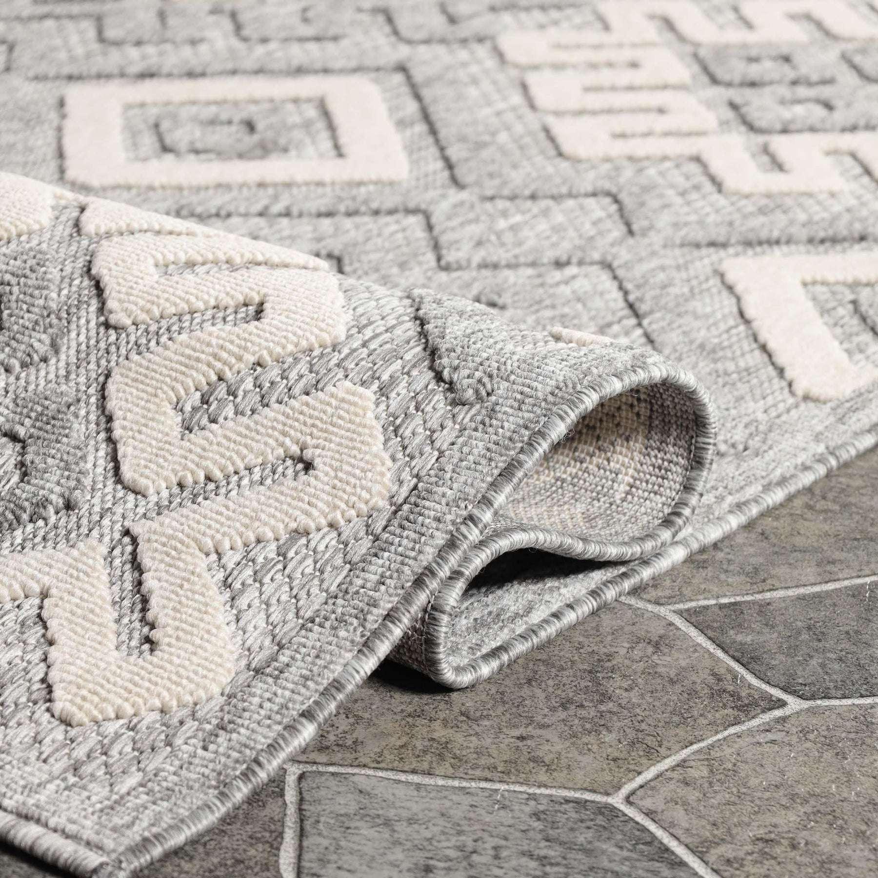 Sterling Modern Geometric Diamonds Indoor/Outdoor Area Rug