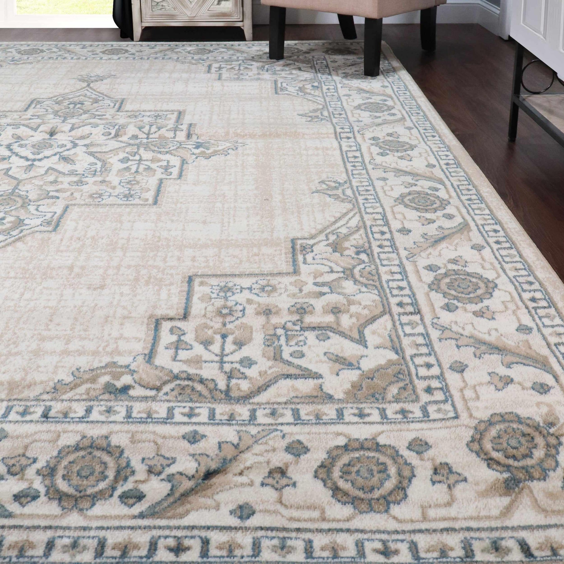 Traditional Geometric Floral Medallion Indoor Area Rug
