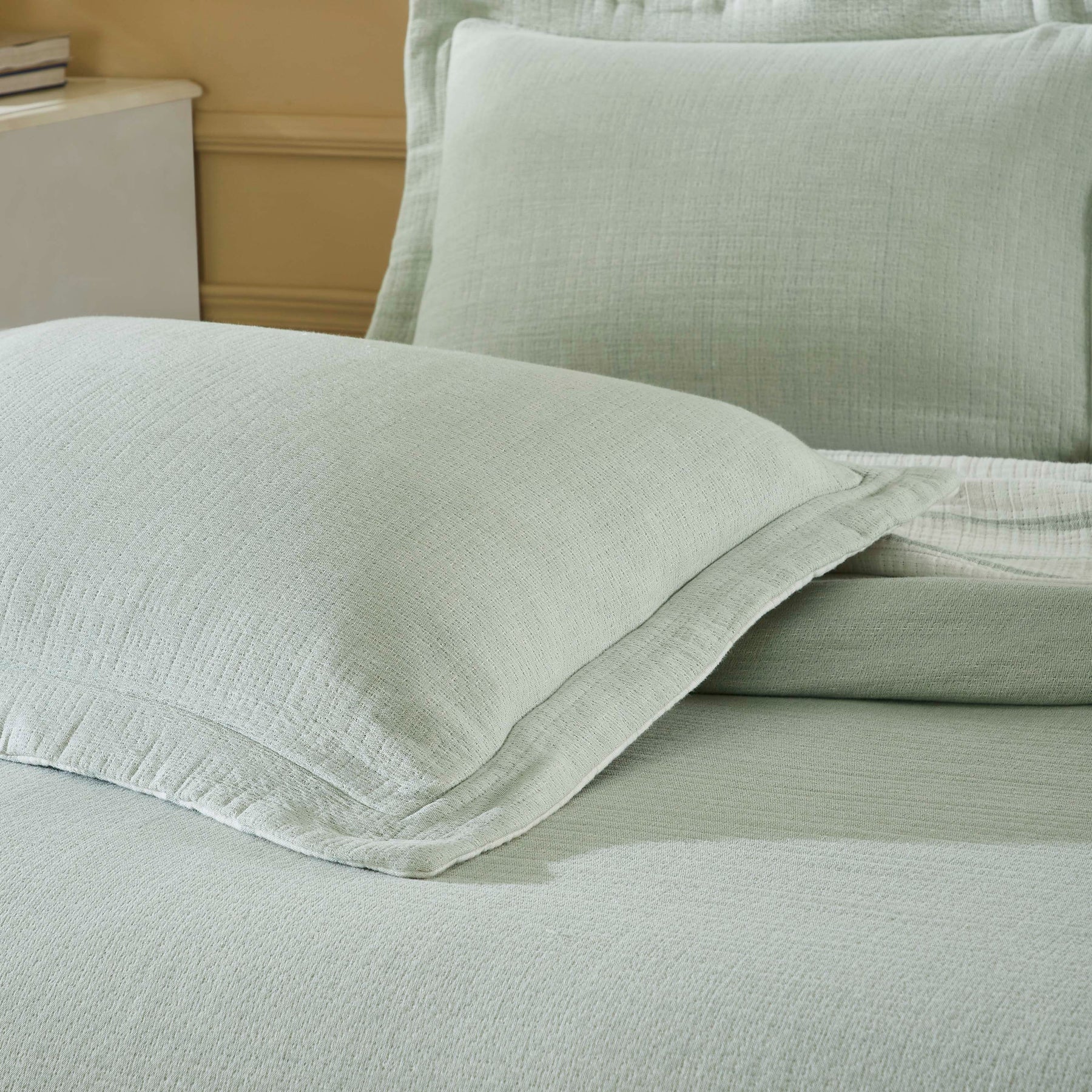 Valencia Cotton Reversible Medium Weight Matelasse Bedspread Set