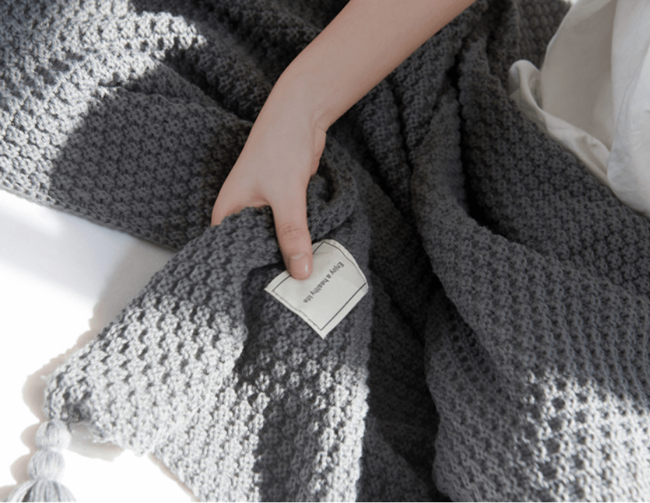 Knitted Throw Blanket With Tassels - beddingbag.com
