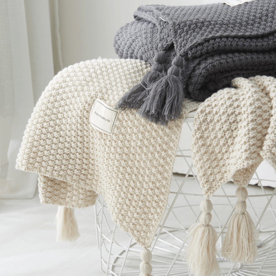 Knitted Throw Blanket With Tassels - beddingbag.com