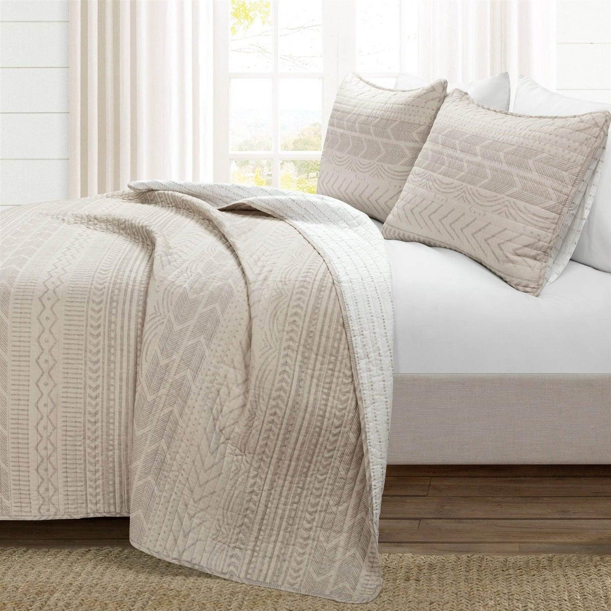 King Scandinavian Chevron Beige Tan White Reversible Cotton Quilt Set - beddingbag.com