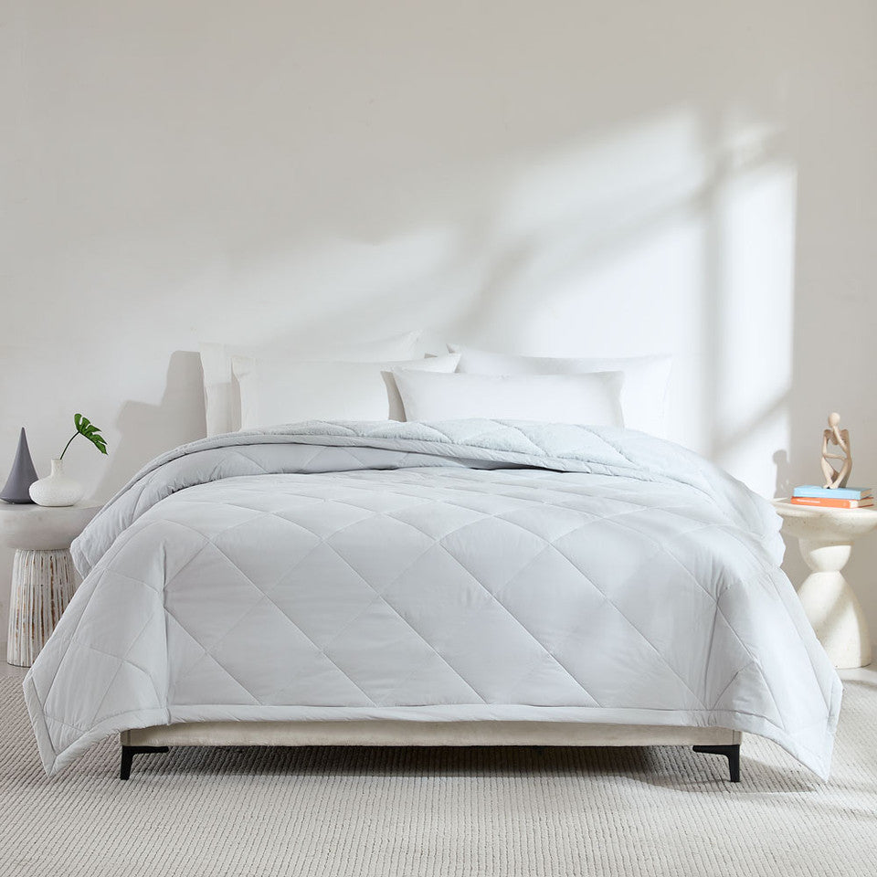 Cloud Top™ PrimaLoft® Plush Blankets & Throws by DOWNLITE®