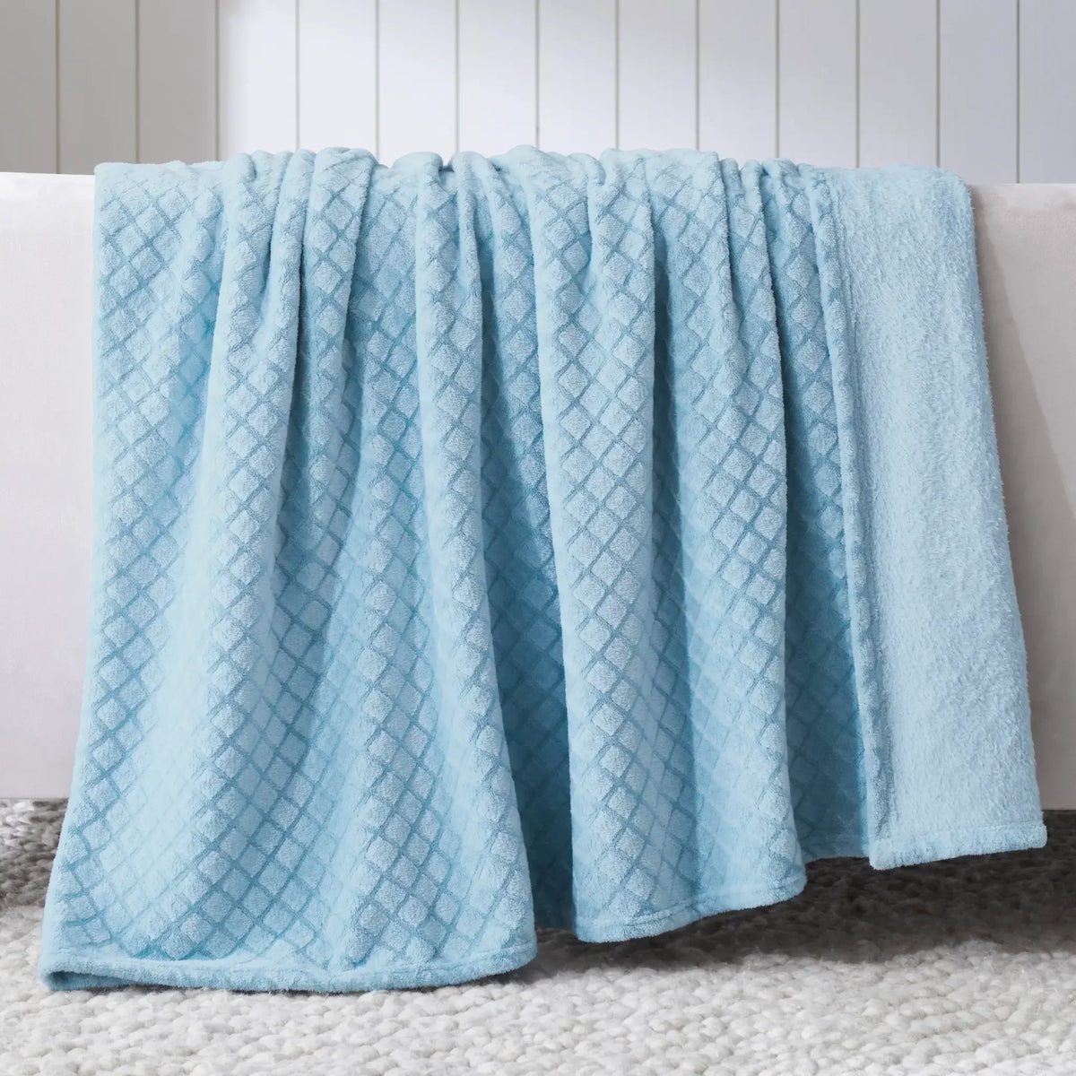 Flannel Fleece Blanket – Alaska Diamond Quilted - Warm and Plush