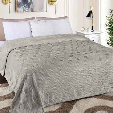 Flannel Fleece Blanket – Alaska Diamond Quilted - Warm and Plush
