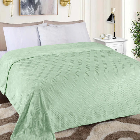 Flannel Fleece Blanket – Alaska Diamond Quilted - Warm and Plush