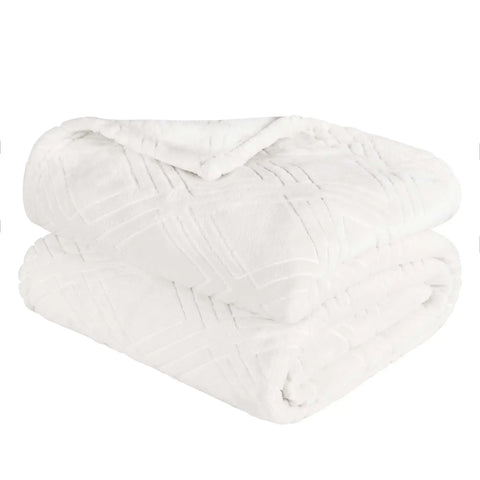 Flannel Fleece Blanket – Alaska Diamond Quilted - Warm and Plush