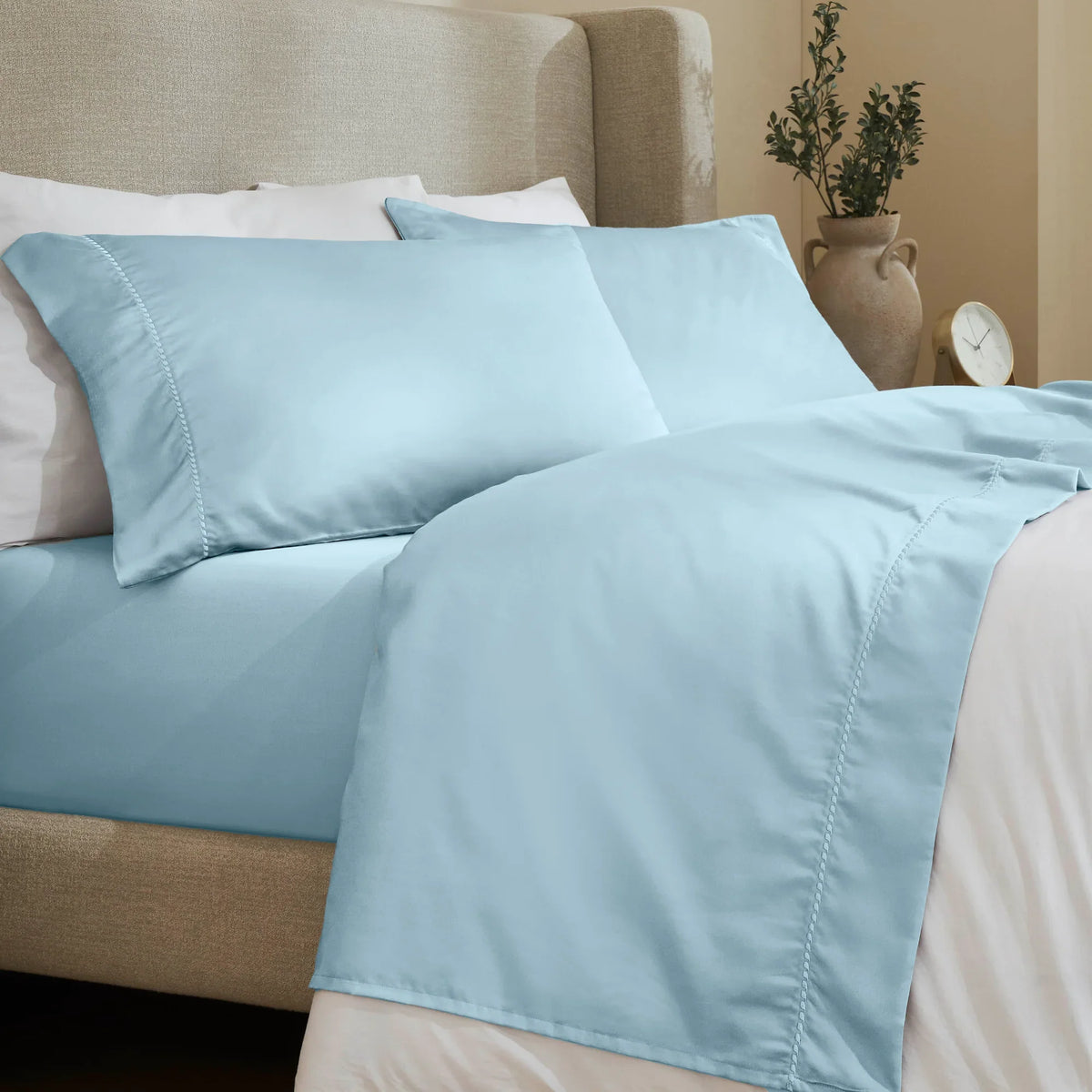 600 Thread Count Cotton Blend Bed Sheet Set - Imperia Embroidered Hem