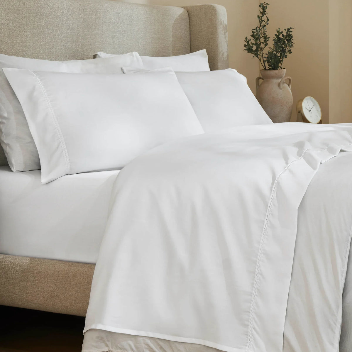 600 Thread Count Cotton Blend Bed Sheet Set - Imperia Embroidered Hem