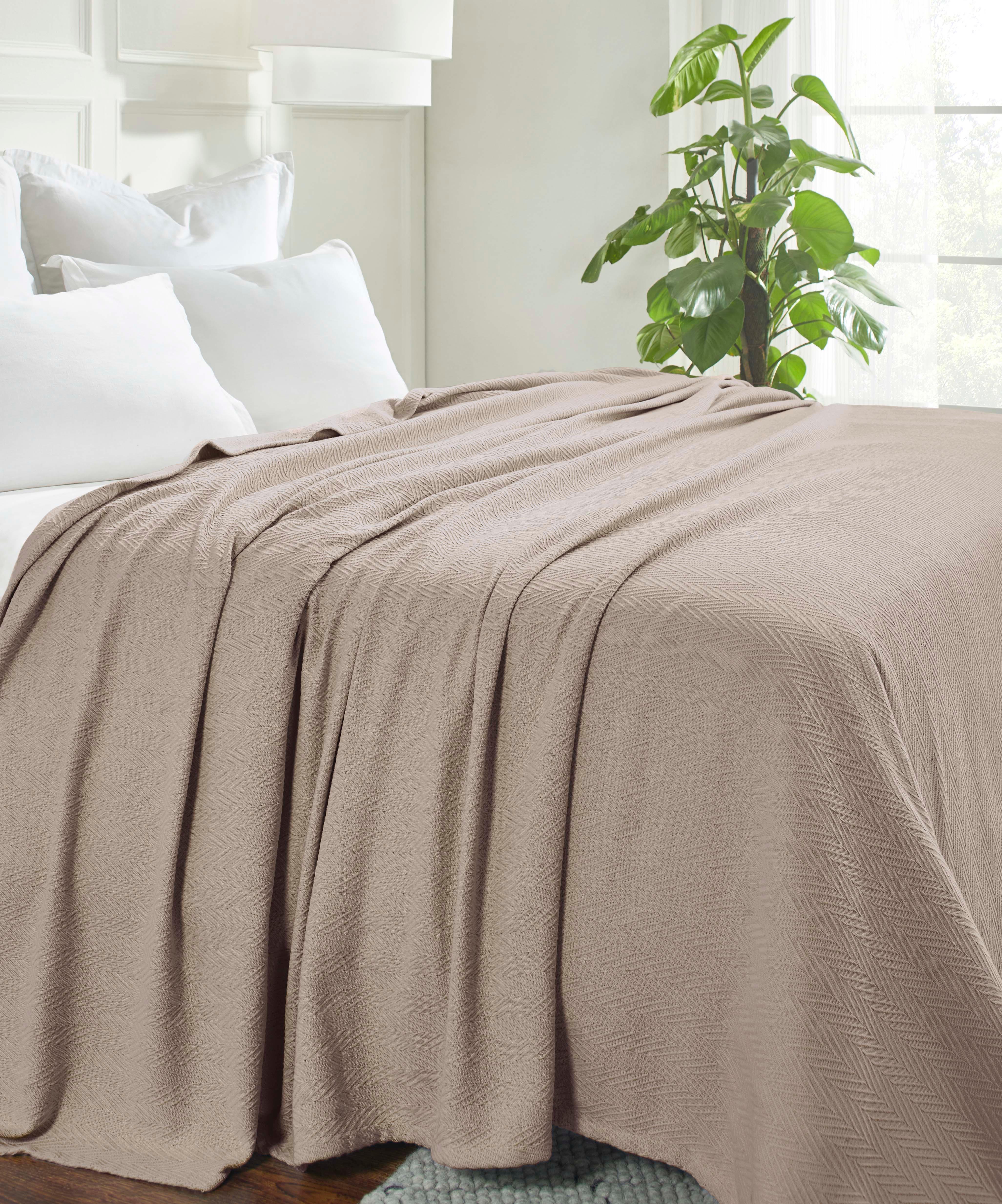 Metro Chevron Zig-Zag Modern All-Season Cotton Blanket