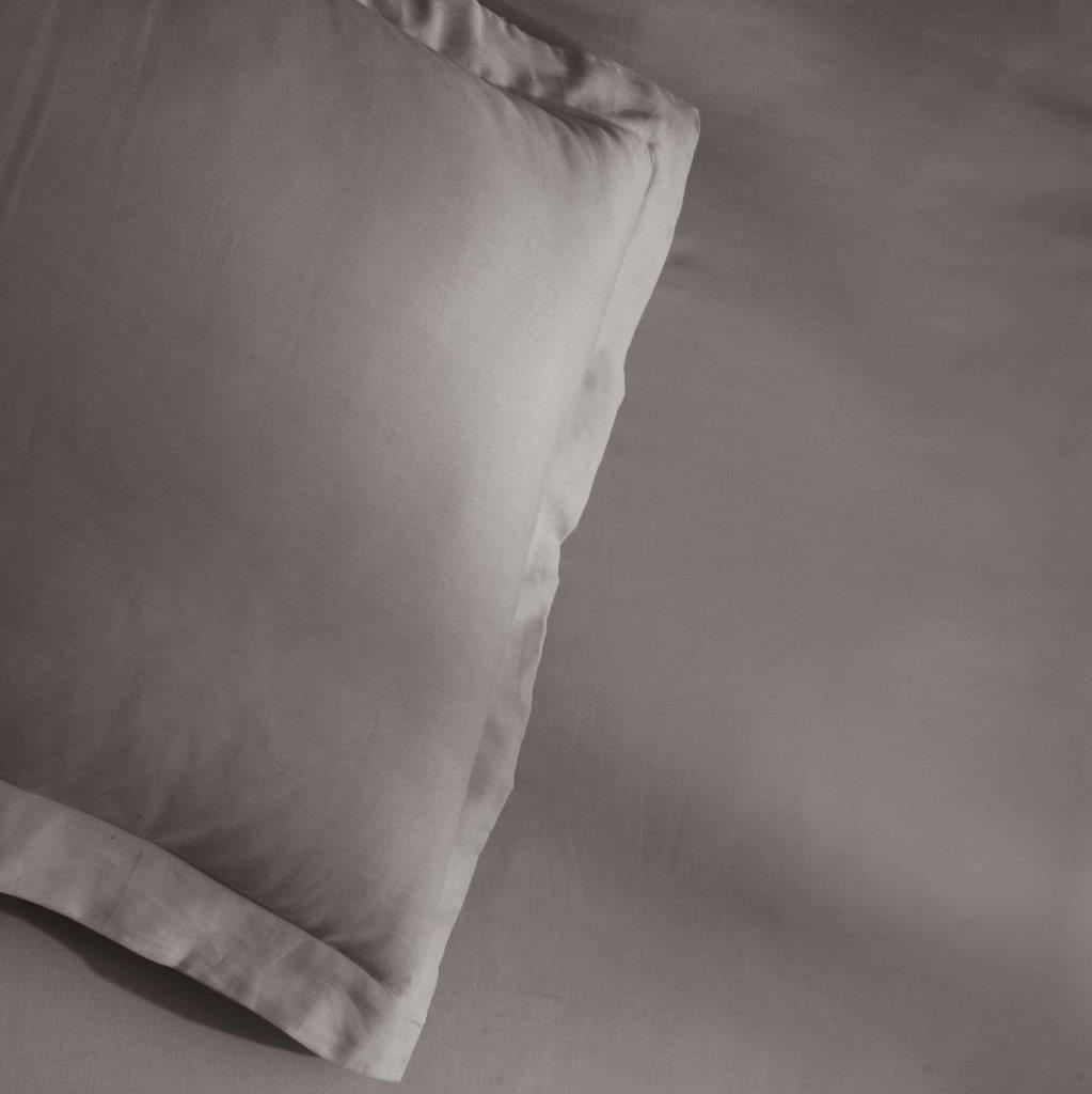 Egyptian Cotton 300 Thread Count Solid Luxury Duvet Cover Set