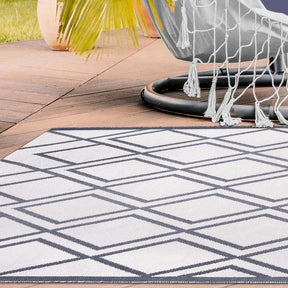 Modern Diamond Lattice Indoor/ Outdoor Area Rug