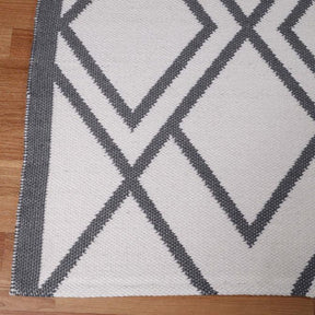 Modern Diamond Lattice Indoor/ Outdoor Area Rug