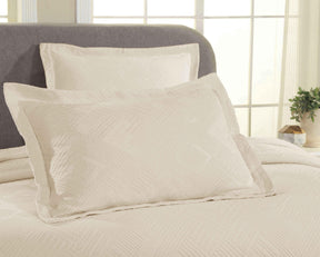 Cotton Jacquard Matelassé Scalloped Geometric Fret Bedspread Set