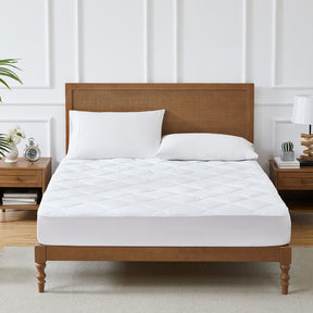 Plush PrimaLoft® Signature Luxury Down Alternative 400 Thread Count Mattress Pad by Stearns & Foster
