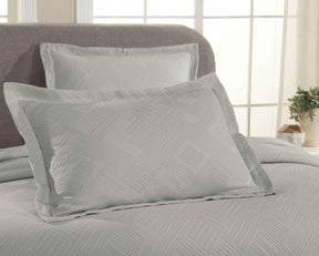 Cotton Jacquard Matelassé Scalloped Geometric Fret Bedspread Set