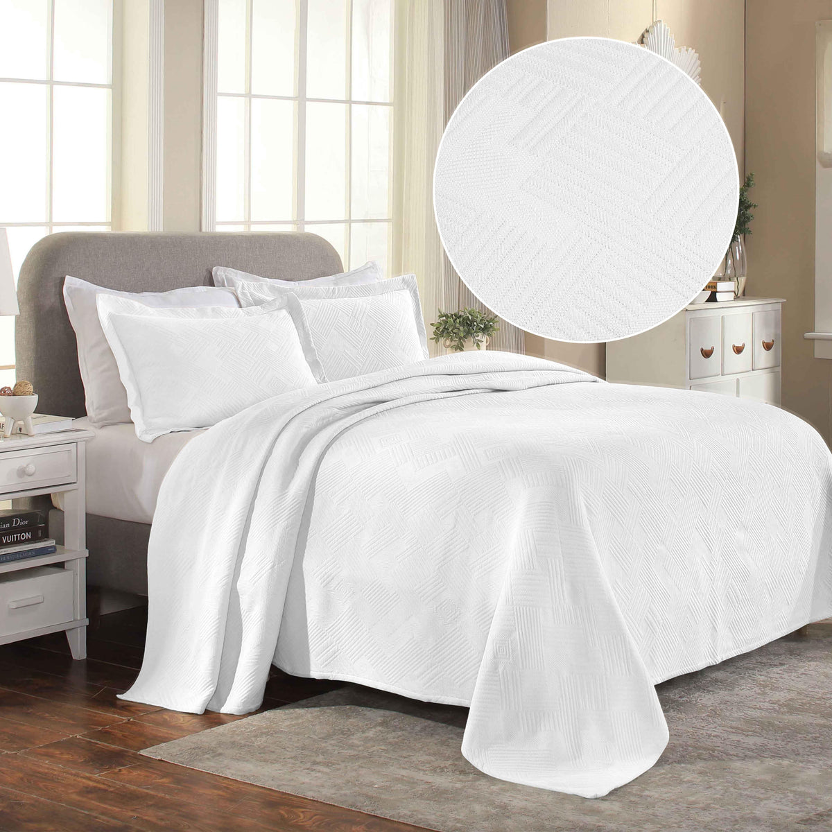Lightweight Cotton Bedspread Sets 3-Piece Geometric Fret Jacquard Matelassé Scalloped