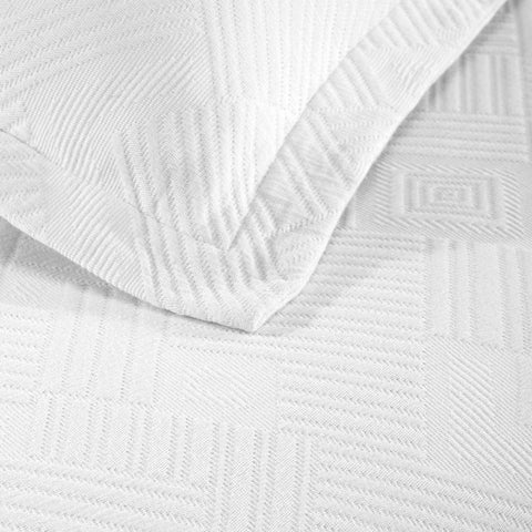 Lightweight Cotton Bedspread Sets 3-Piece Geometric Fret Jacquard Matelassé Scalloped