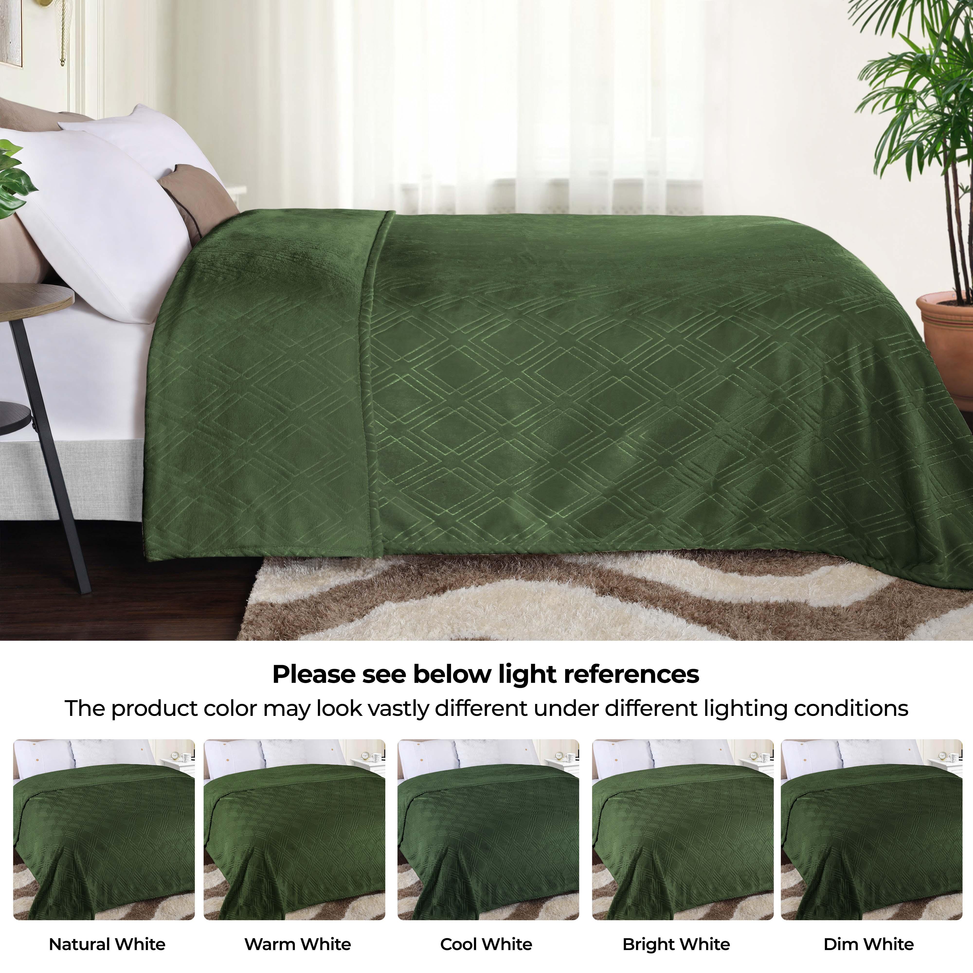 Alaska Diamond Fleece Plush Ultra-Soft Fluffy Blanket